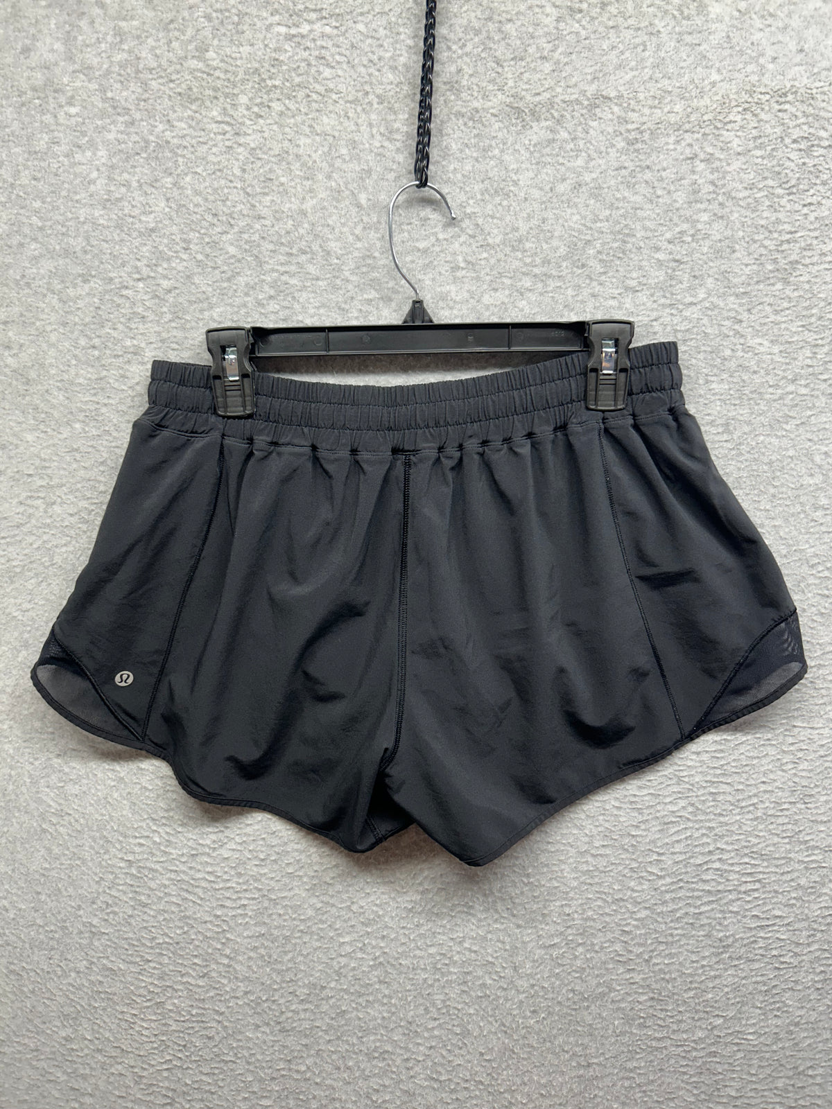 Lululemon Hotty Hot Short II Long 4" Size 12 Black