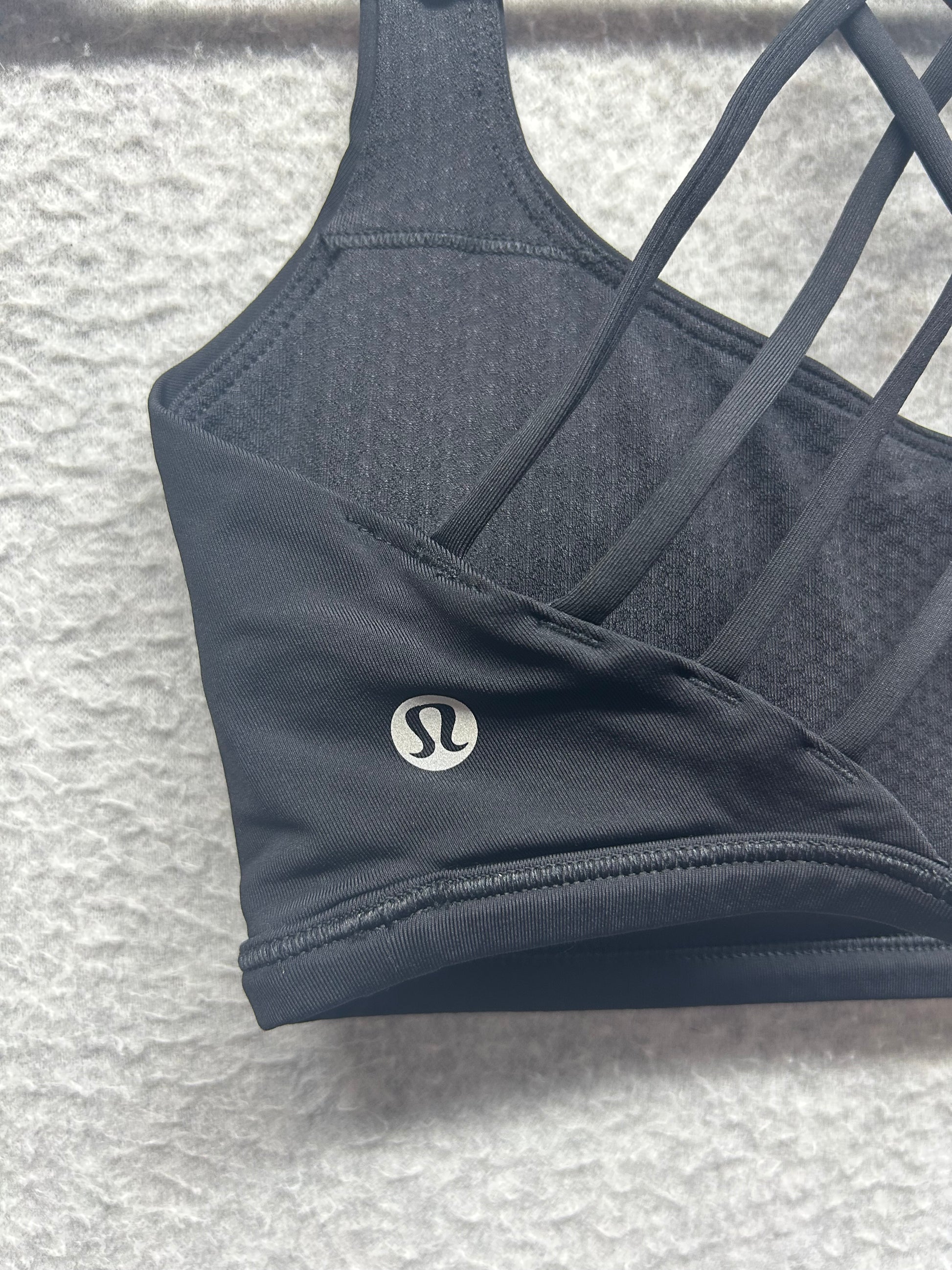 Lululemon Free To Be Bra (Wild) Size 6 Black