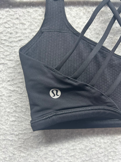 Lululemon Free To Be Bra (Wild) Size 6 Black