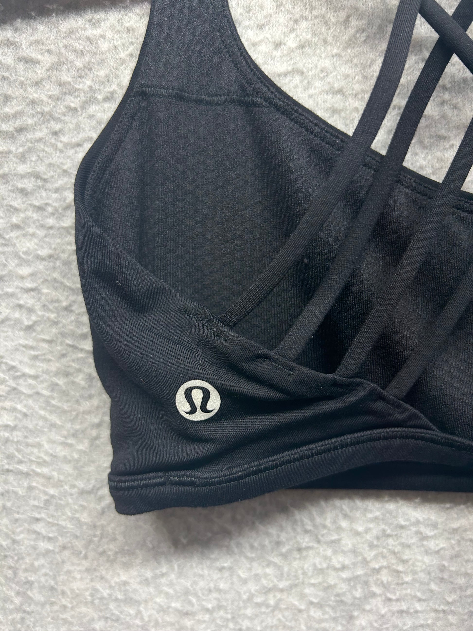 Lululemon Free To Be Bra (Wild) Size 8 Black