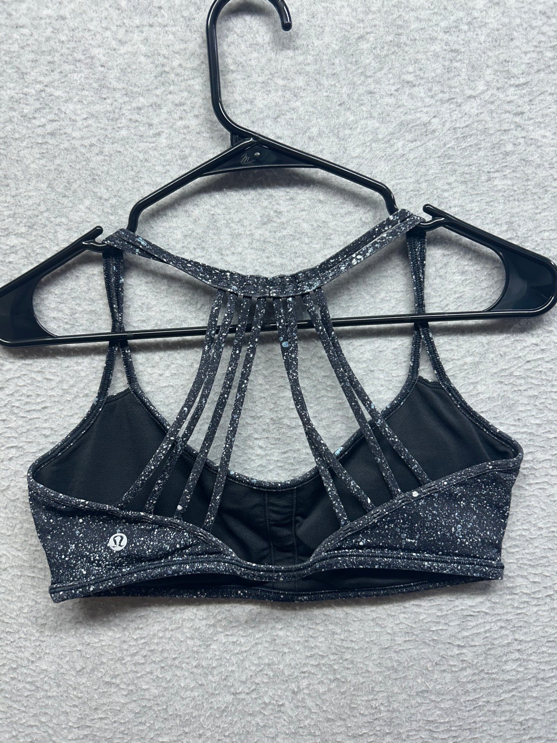 Lululemon Lighten Up Bra Size 10 Black