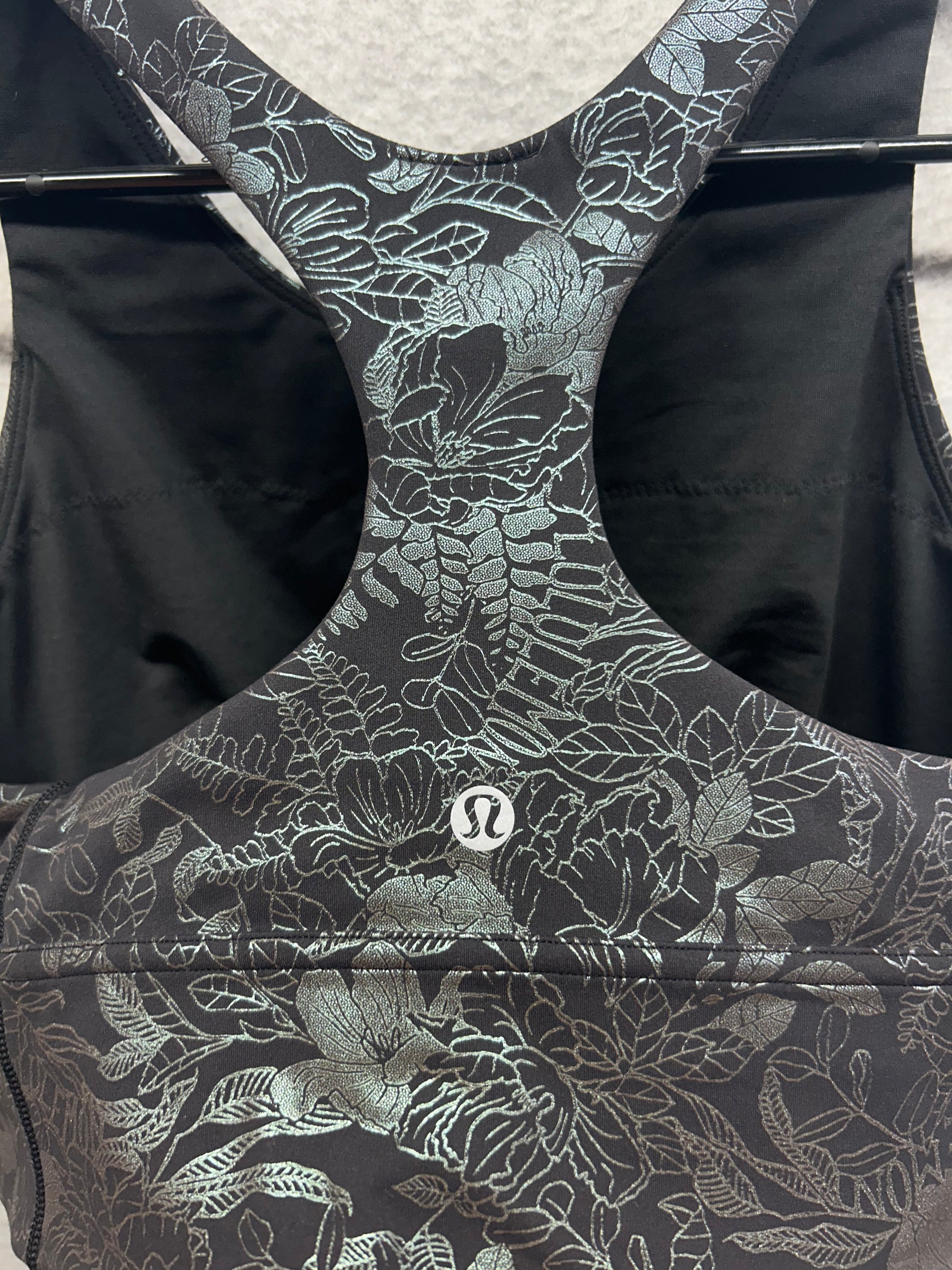 Lululemon Wunder Train Longline Bra Medium Support, C/D Cup Size 12 Logo Flourish Black Iridescent Foil