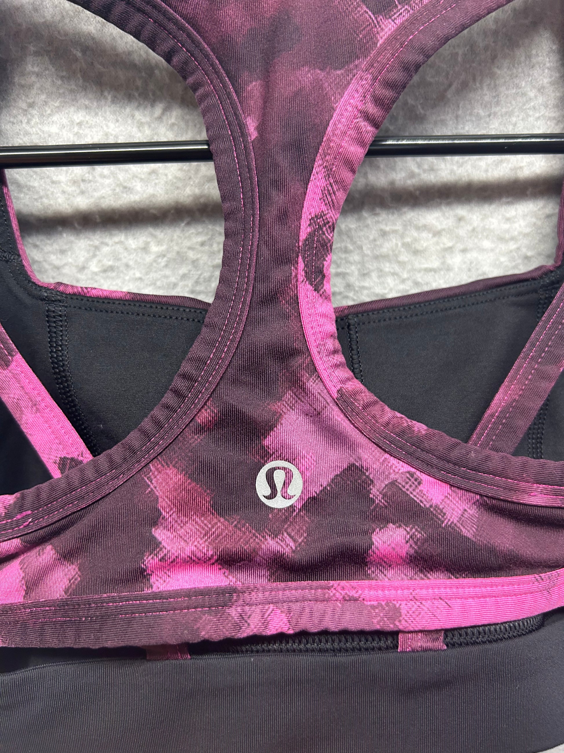 Lululemon Splendour Bra Size 4 Blooming Pixie Raspberry Black / Black