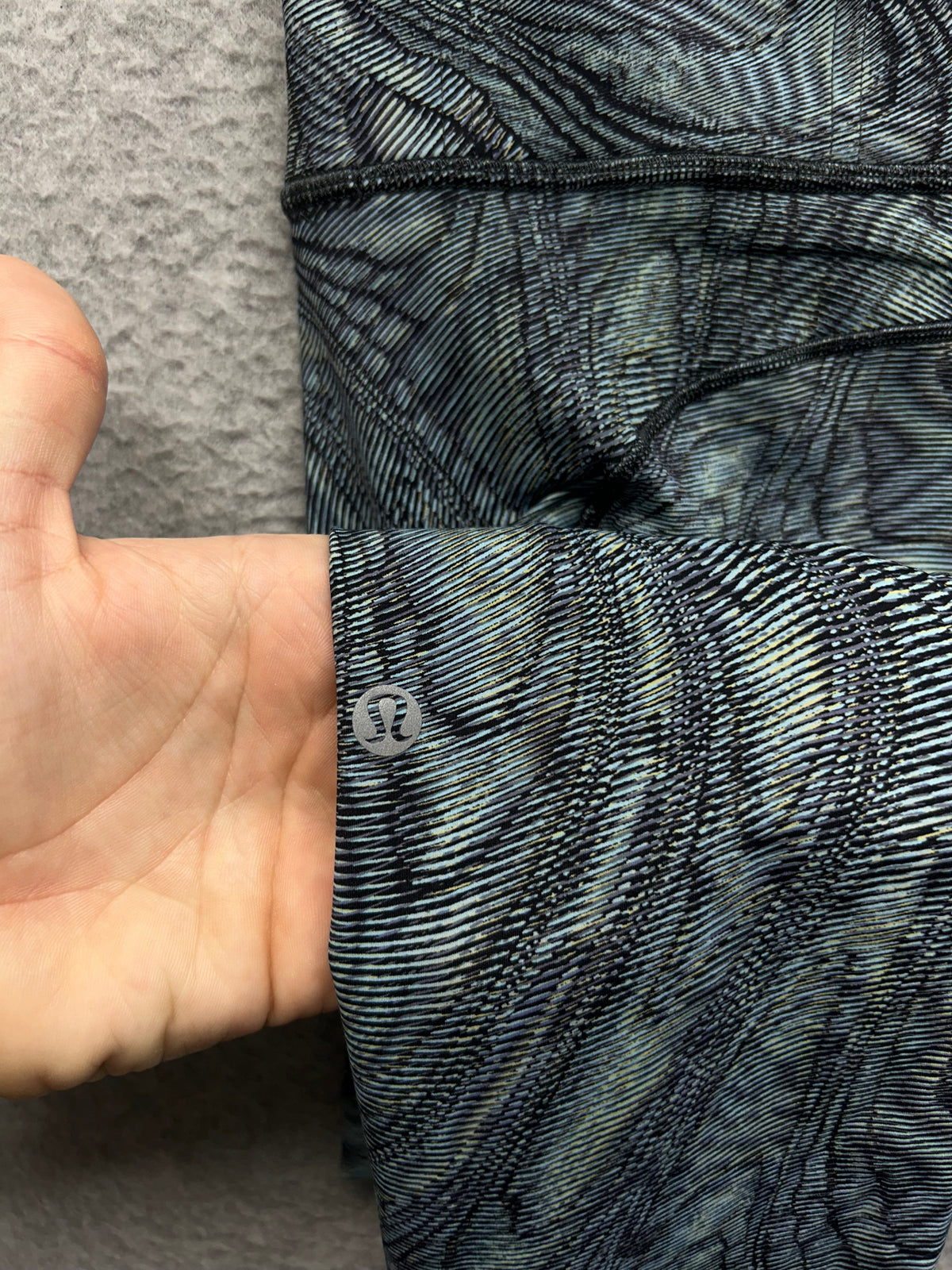Lululemon Fast and Free High Rise Crop 23" Size 6 Dimensional Icing Blue Multi
