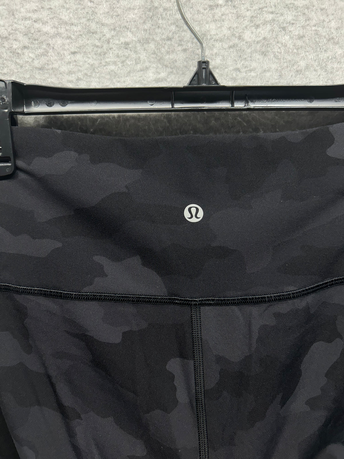 Lululemon Wunder Under High-Rise Tight 25" Full-On Luxtreme Size 6 Heritage 365 Camo Deep Coal Multi