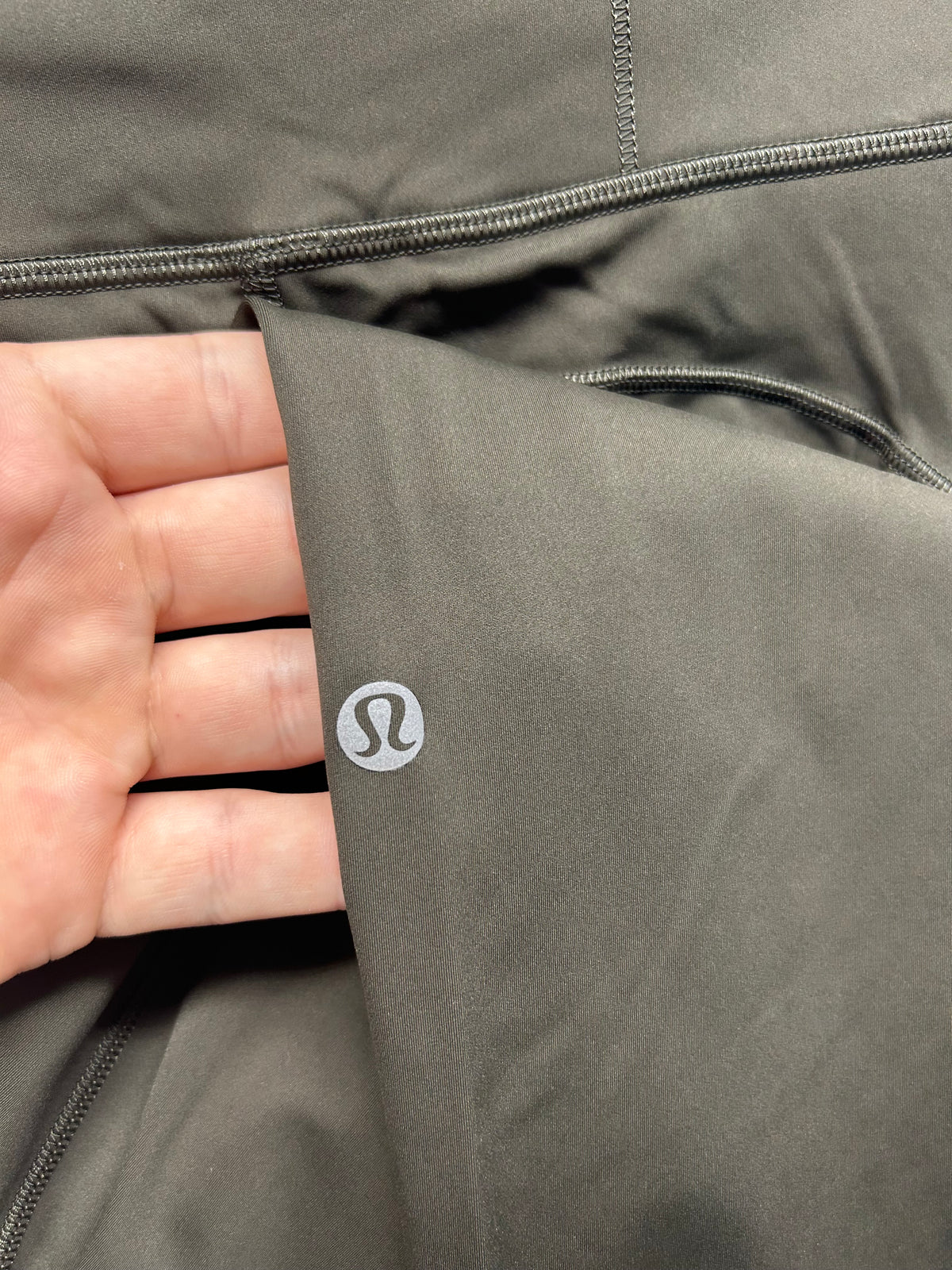 Lululemon Fast and Free Tight II 25" Non-Reflective Nulux Size 8 Dark Olive