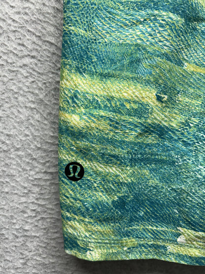 Lululemon Channel Cross Swim Short 7" Size M Pixel Shift Hawaiian Blue Multi