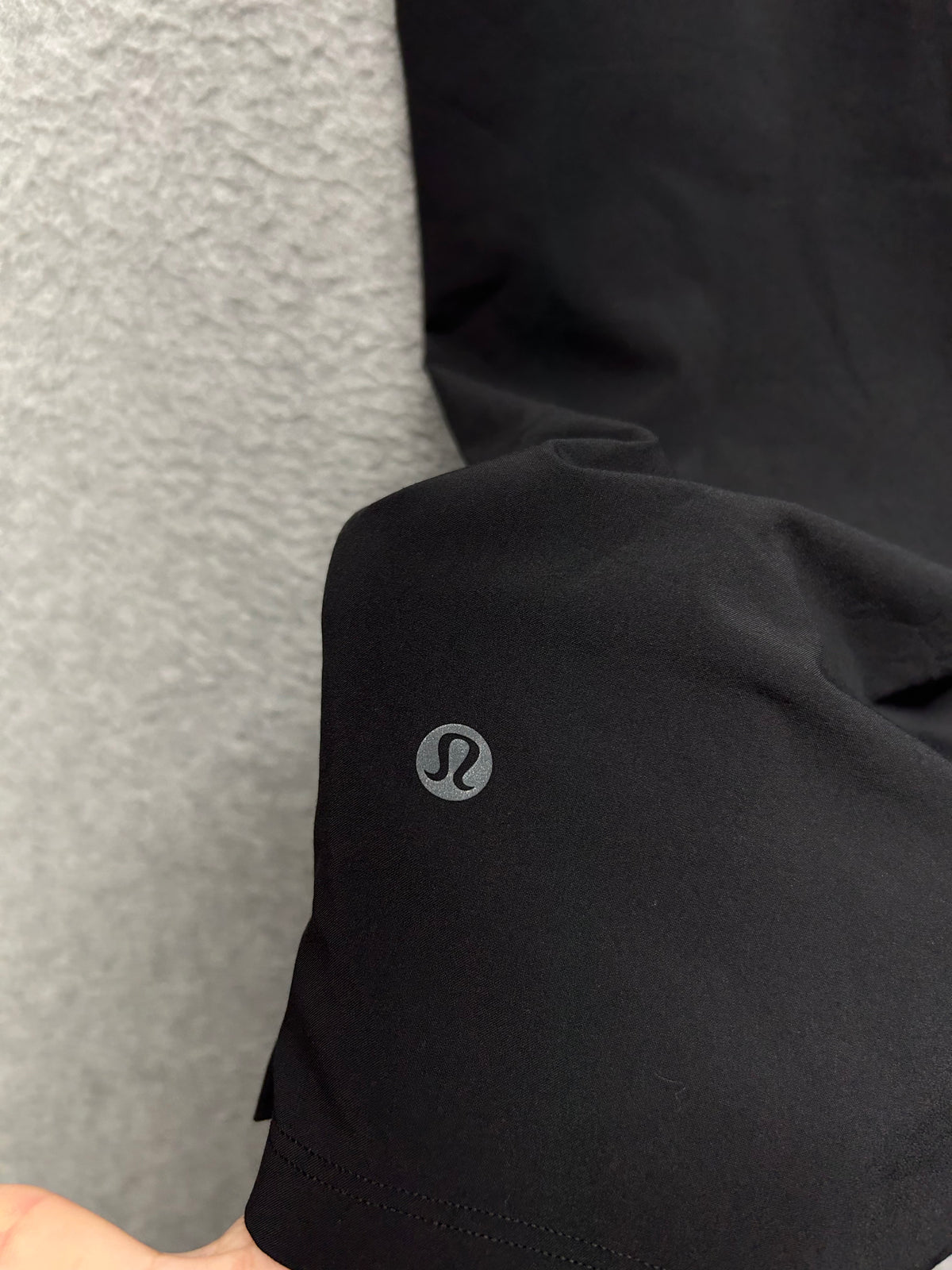 Lululemon T.H.E. Short Linerless 7" Size M Black (Second Release)