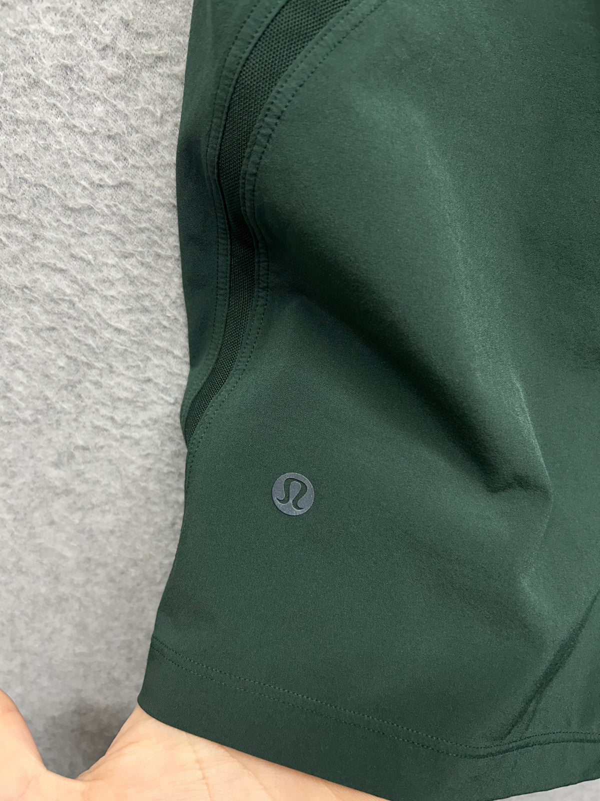 Lululemon Pace Breaker Linerless 5" Short Size Large Forrest Green