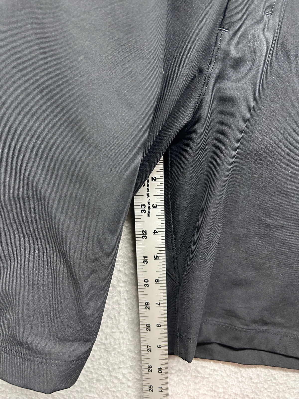 Lululemon Commission Classic-Fit Short 9" Warpstreme Size 32 Black