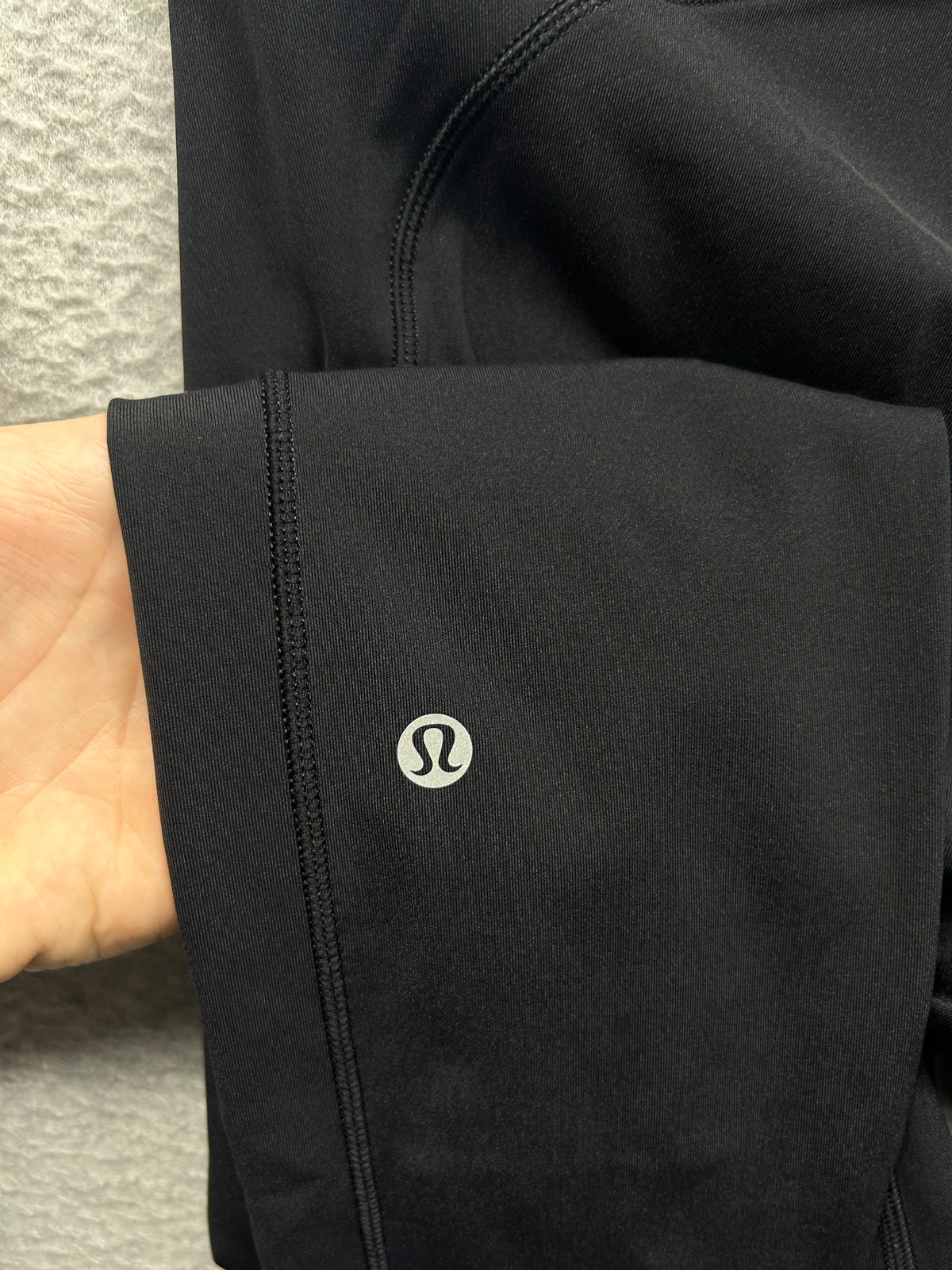 Lululemon Speed Up Tight Tall 31" Size 6 Black