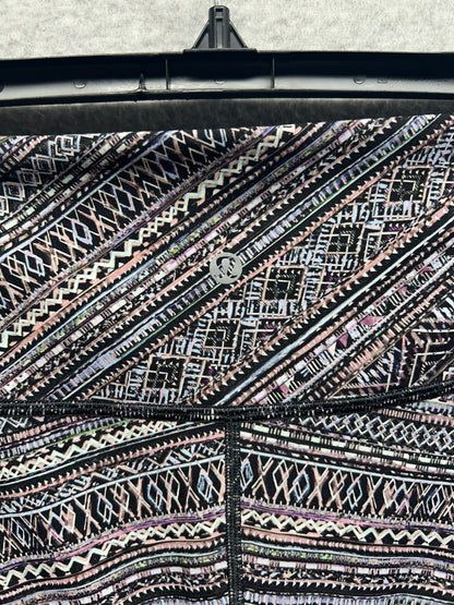 Lululemon Wunder Under High-Rise Tight Engineered Full-On Luxtreme 28" Size 6 Tribal Pace Wunder Under White Black