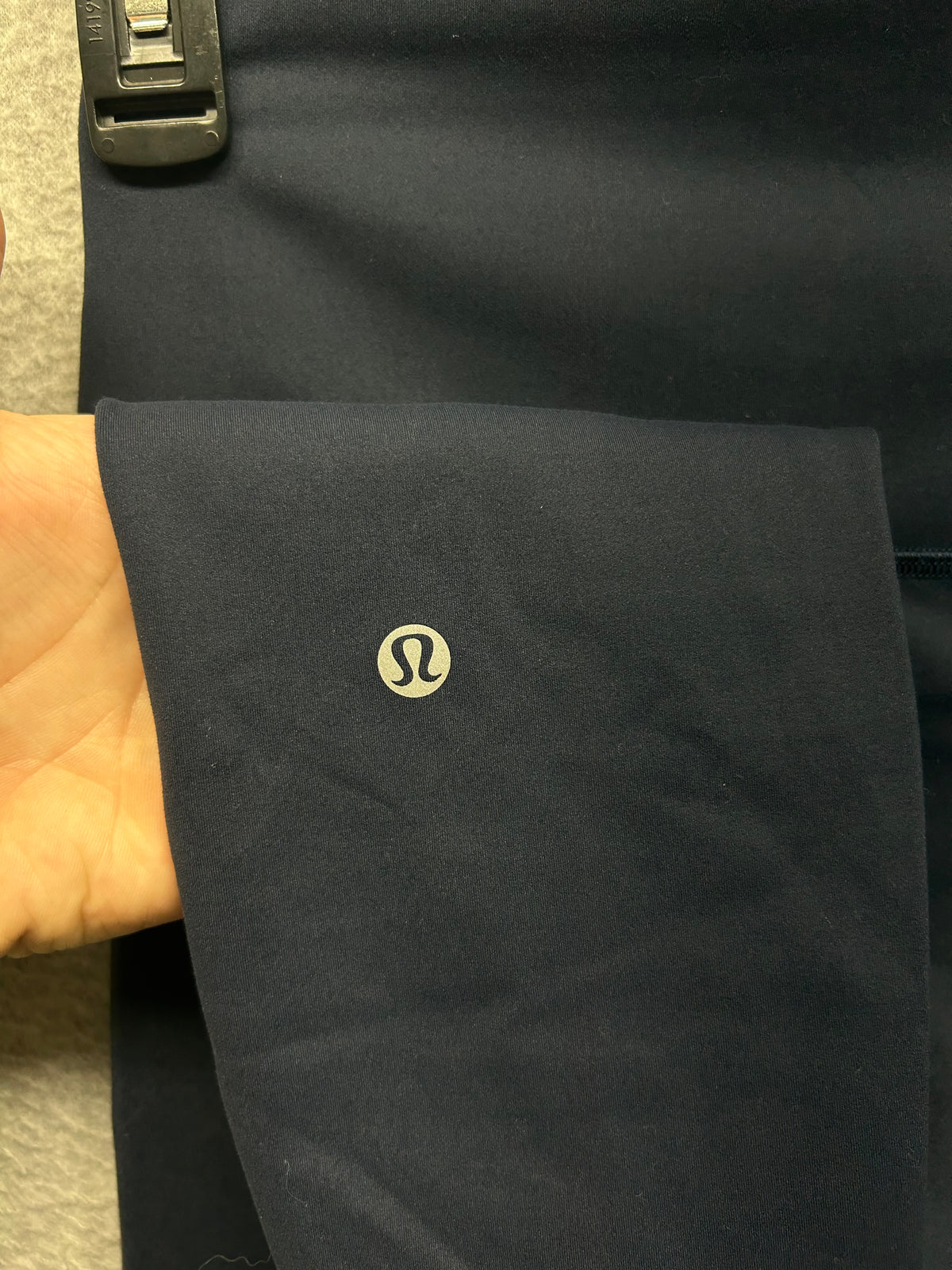 Lululemon Wunder Train High-Rise Tight 25" Size 6 Medium Forest