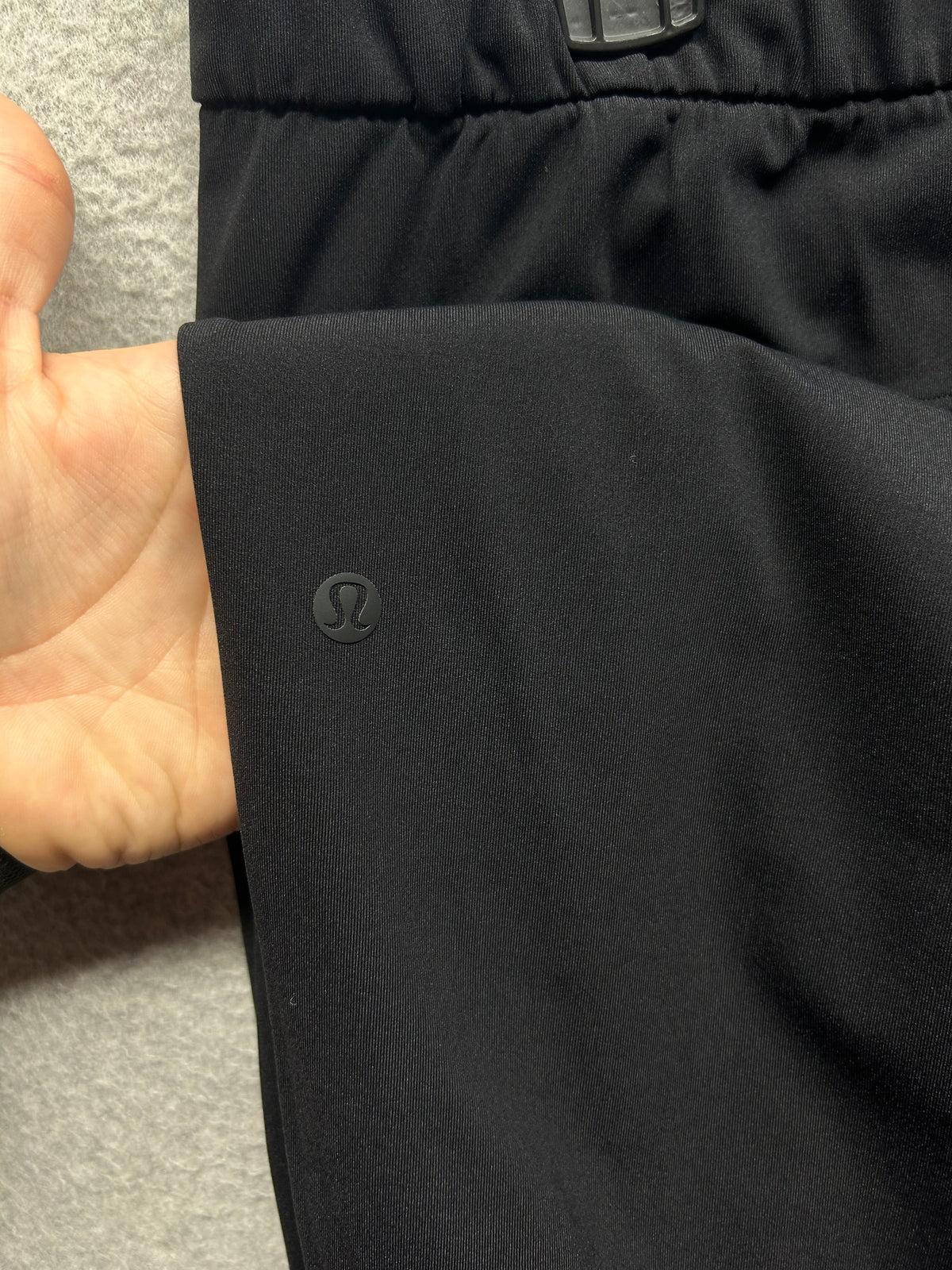 Lululemon On the Fly Jogger Luxtreme Size 10 Black