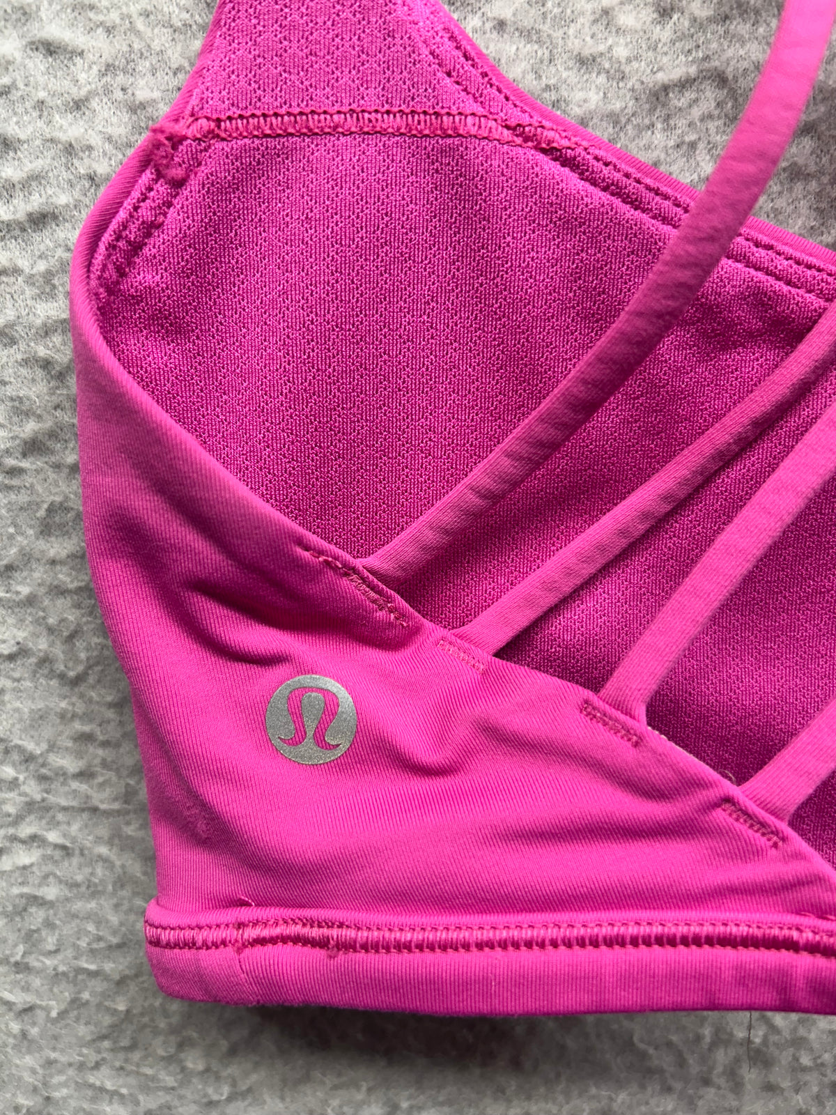Lululemon Free To Be Bra (Wild) Size 4 Zing Pink Light
