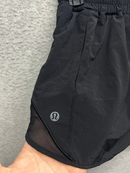 Lululemon Hotty Hot Short II Long 4" Size 6 Black