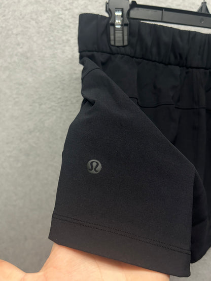 Lululemon On The Fly Short 2.5" Size 8 Black (First Release)