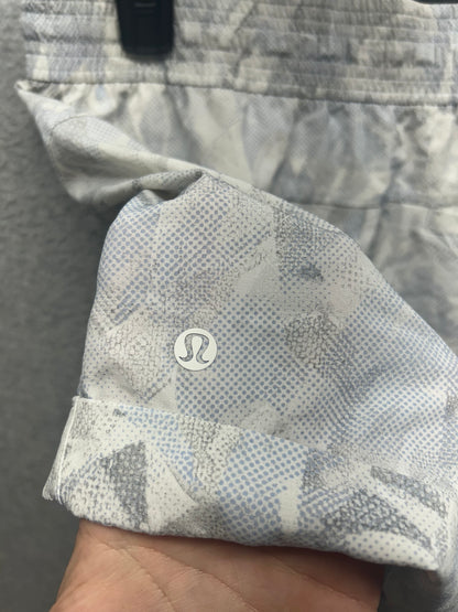 Lululemon Spring Break Away Short 4-way Stretch 3" Size 8 Eternal Wave White Gray Camo