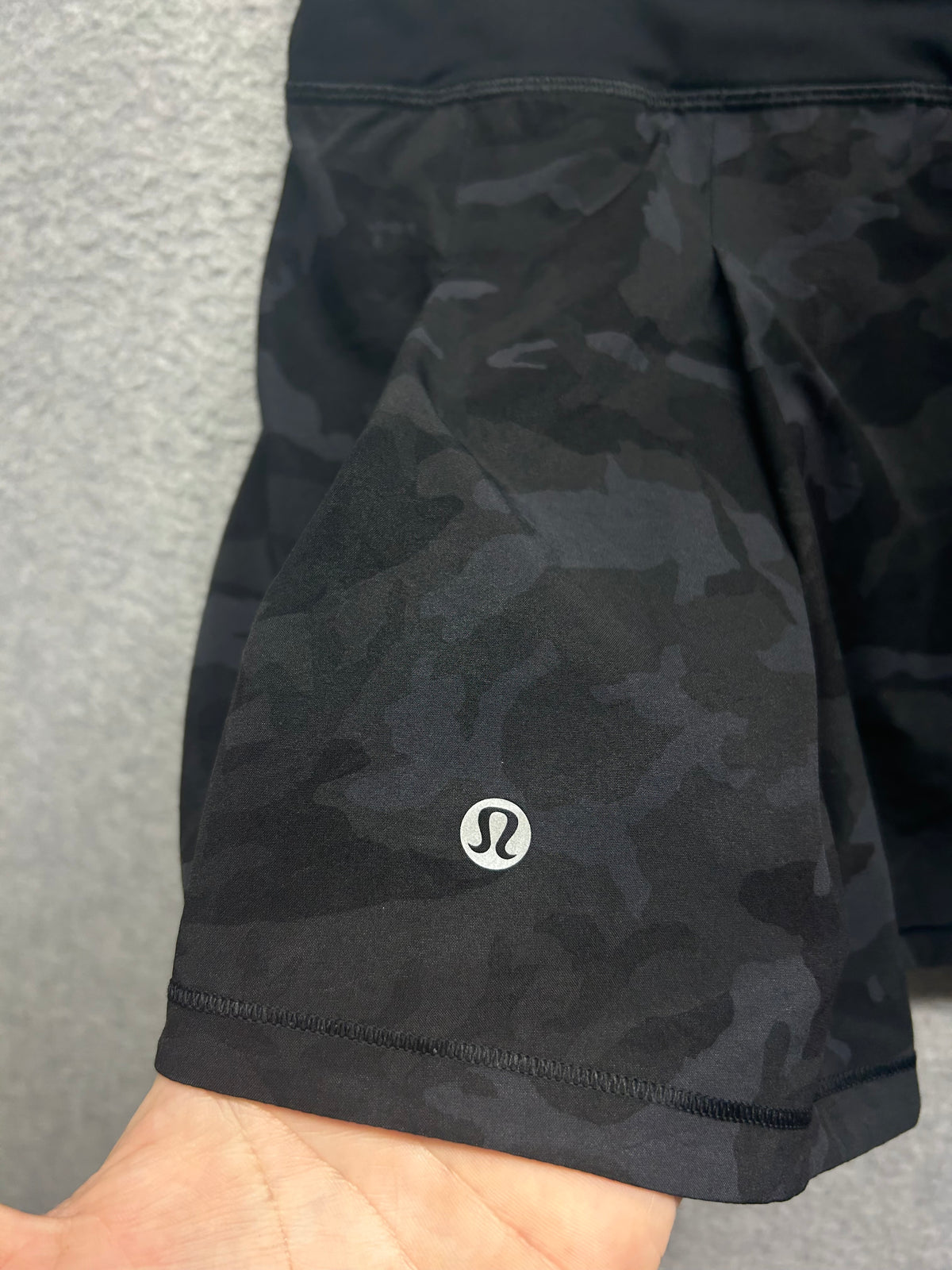 Lululemon Pace Rival Skirt (Regular) No Panels 13" Size 8 Incognito Camo Multi Grey / Black