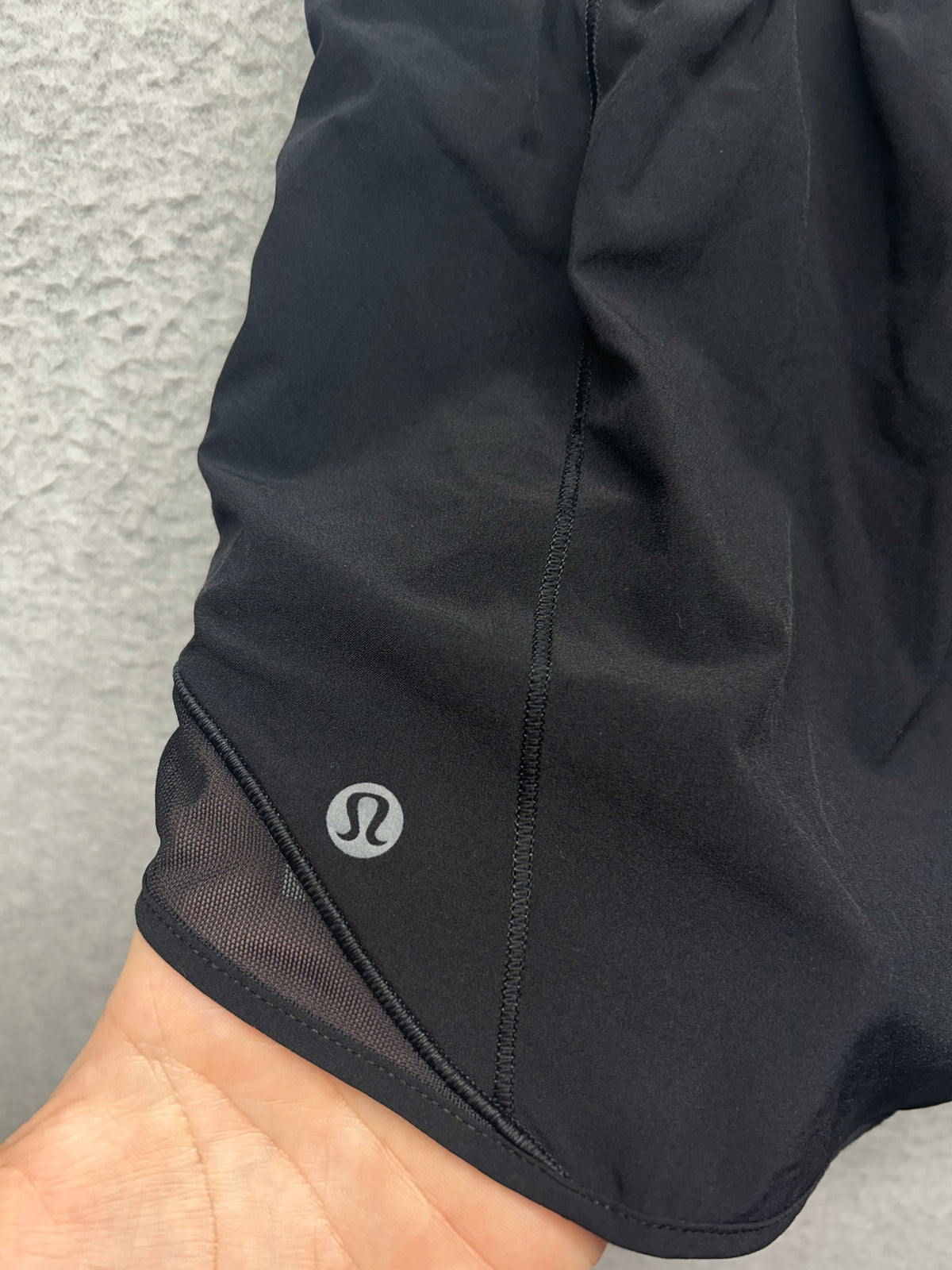 Lululemon Hotty Hot Short Long 4" Size 8 Black