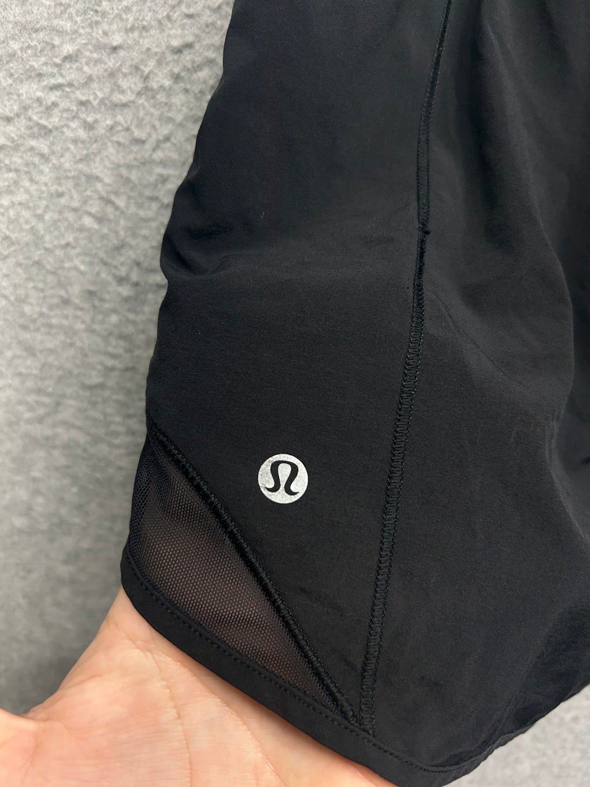 Lululemon Hotty Hot Short II Long 4" Size 12 Black (First Release)