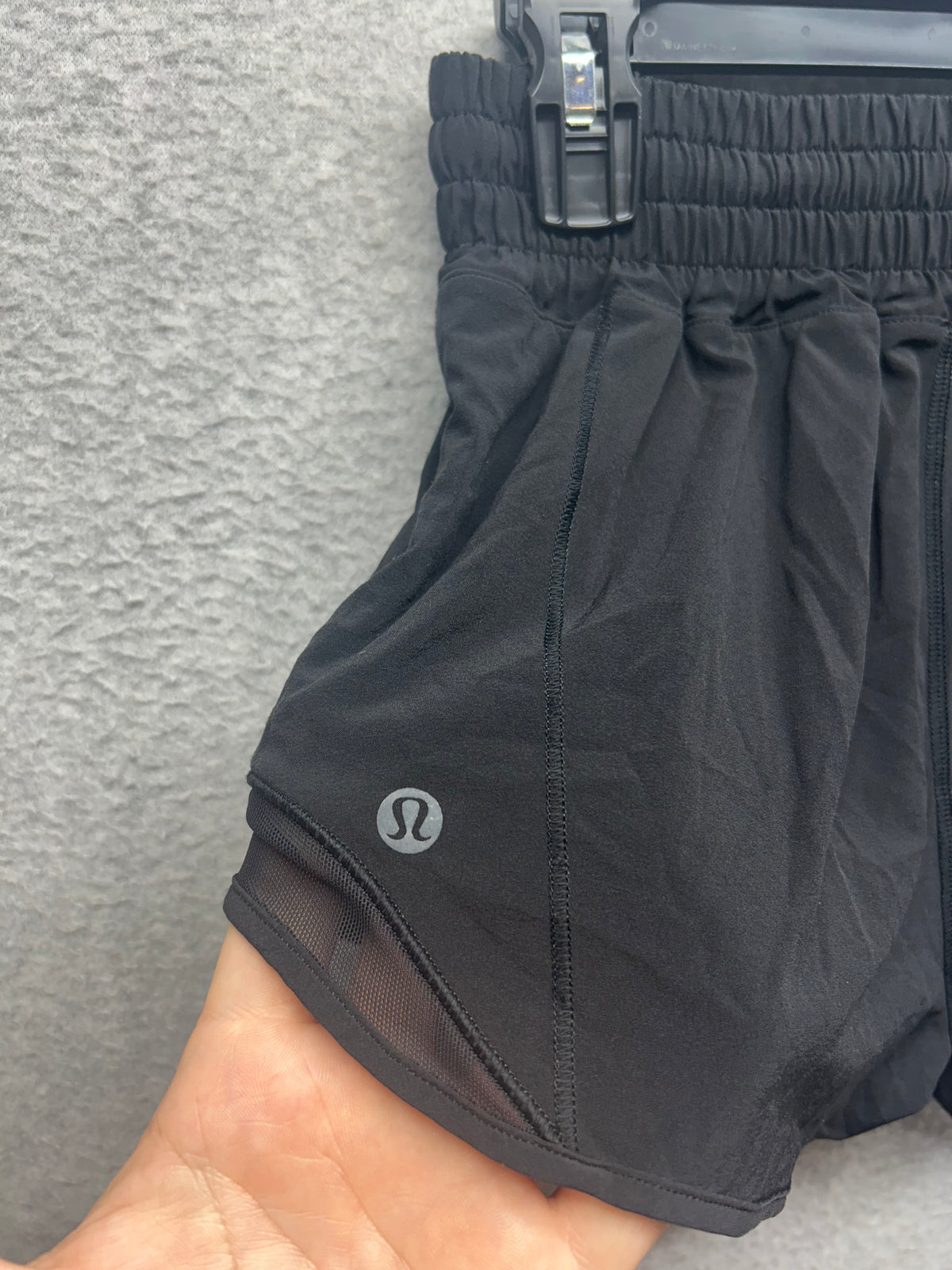 Lululemon Hotty Hot Short High-Rise 2.5" Size 2 Black (Second Release)