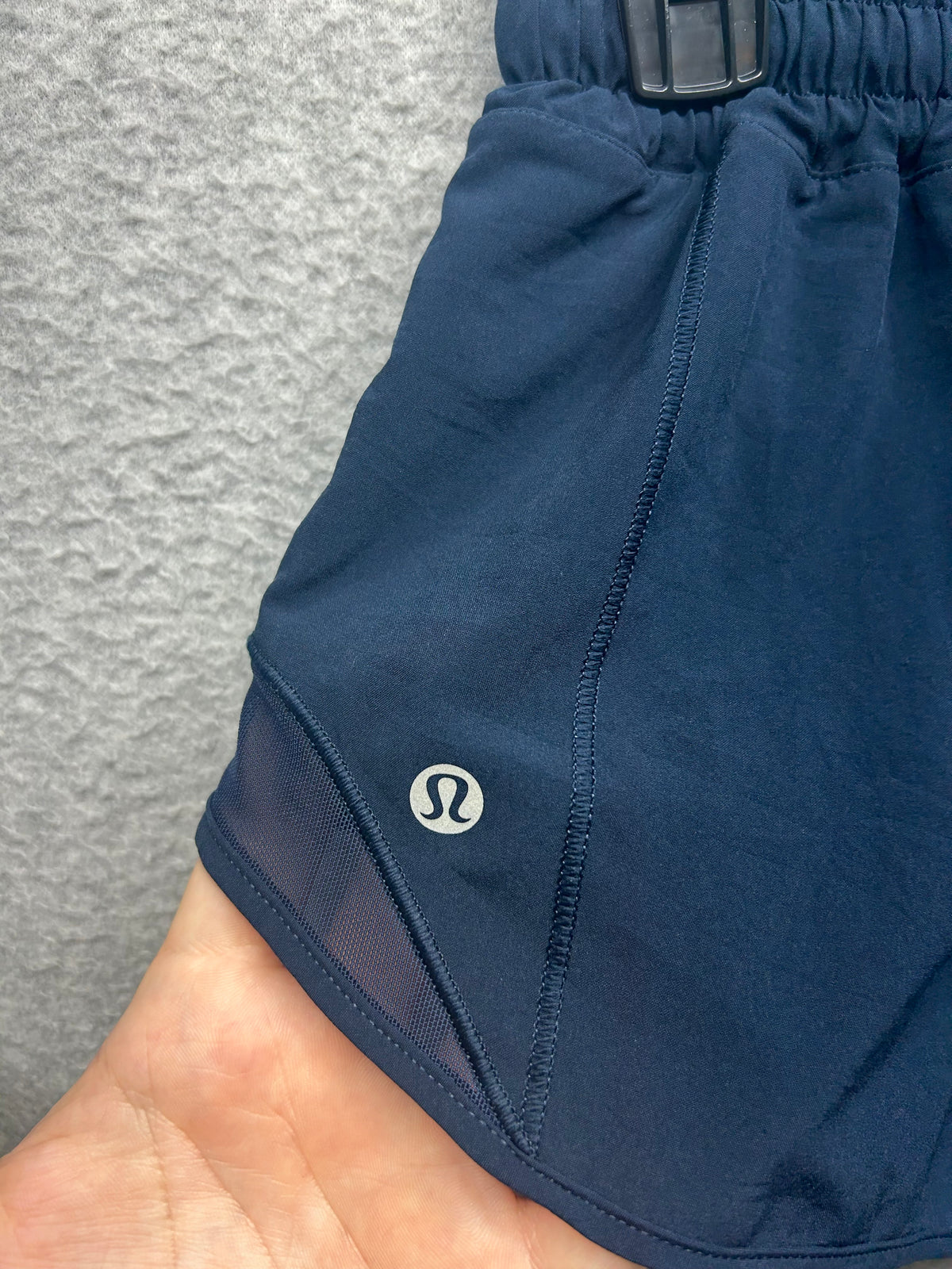 Lululemon Hotty Hot Low-Rise Lined Short 2.5" Size 4