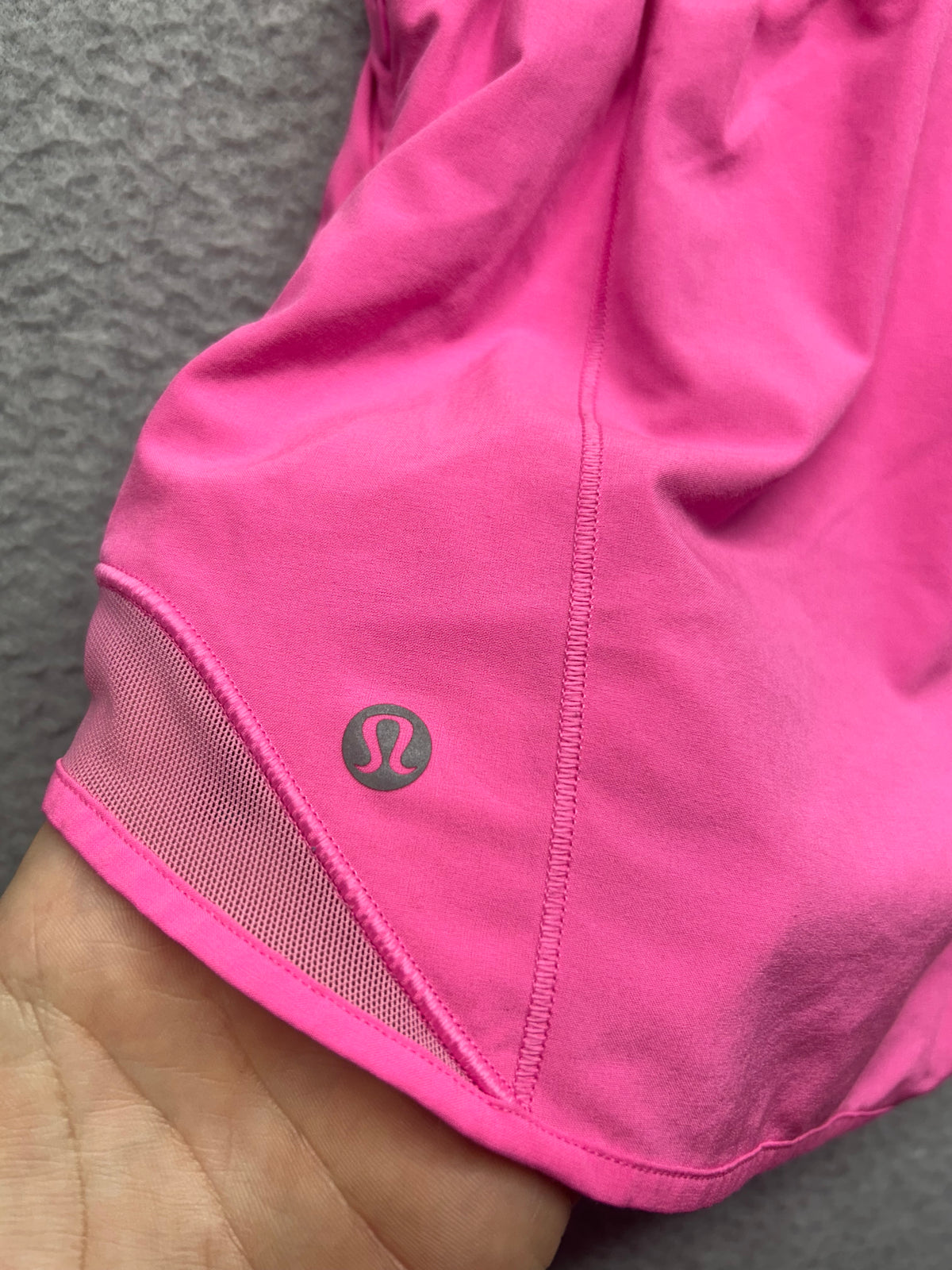 Lululemon Hotty Hot Short II Long 4" Size 4 Dark Prism Pink