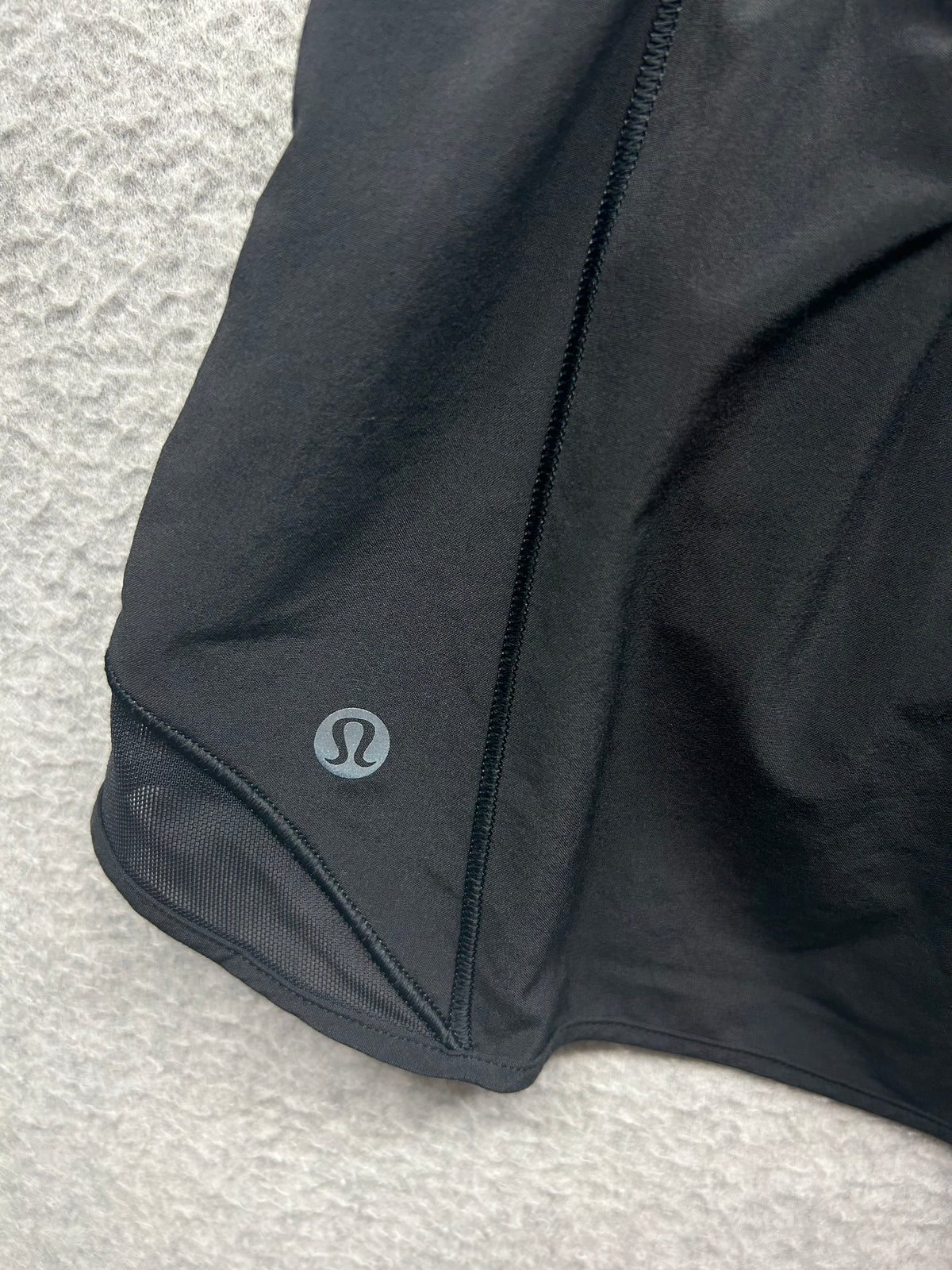 Lululemon Hotty Hot Short High-Rise 2.5" Size 4 Black (Second Release)