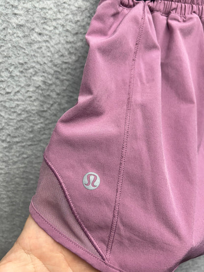 Lululemon Hotty Hot Low-Rise Lined Short 4" Size 4 Velvet Dust