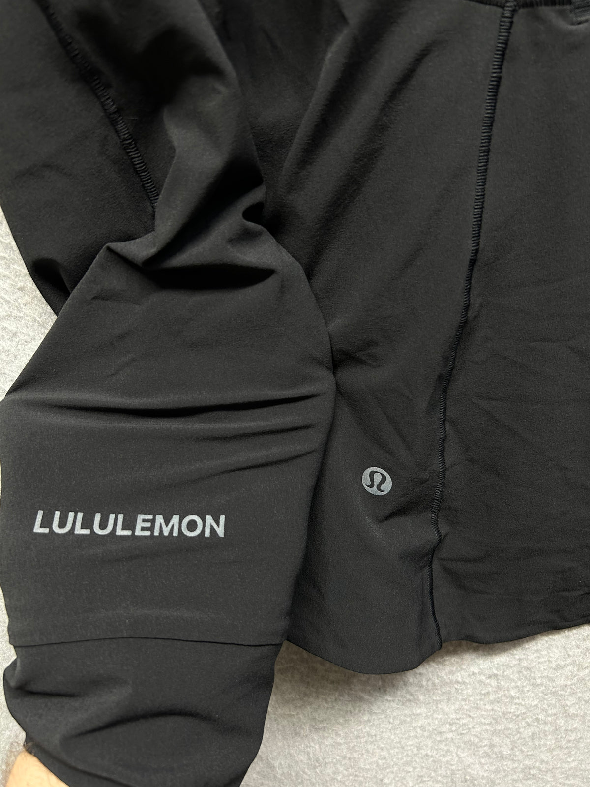 Lululemon Mist Over Windbreaker Size 12 Black