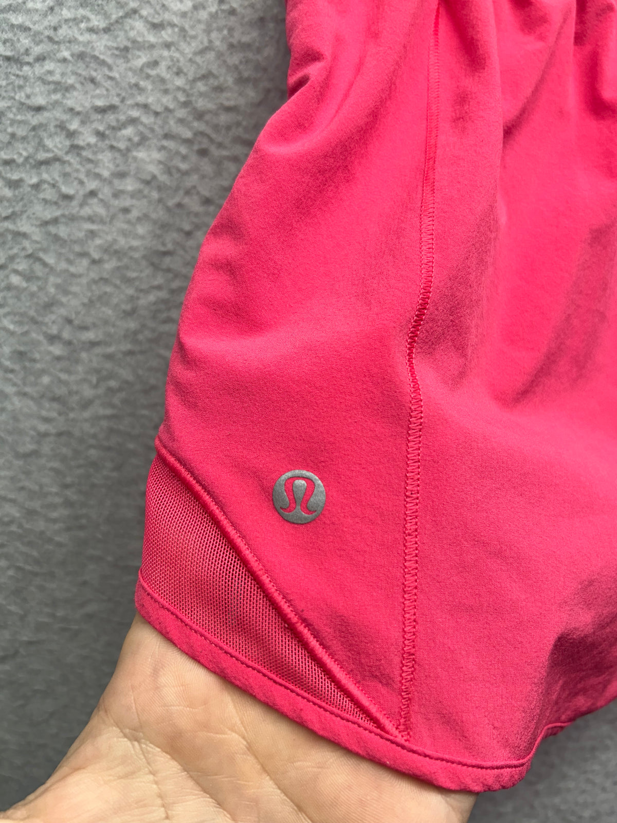 Lululemon Hotty Hot High-Rise Lined Short 4" Size 4 Lip Gloss