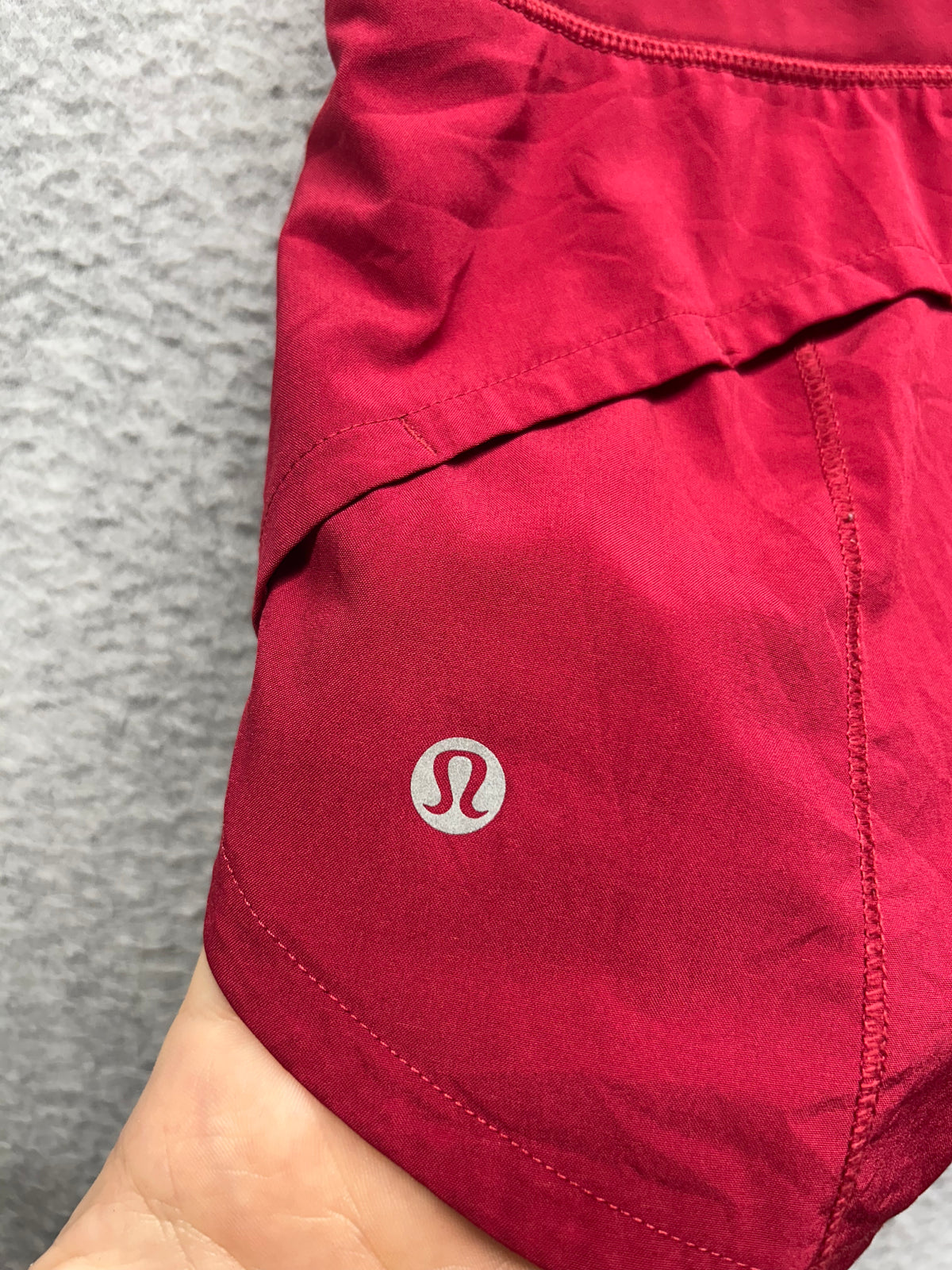Lululemon Speed Up Short 2.5" Size 2 Scarlet