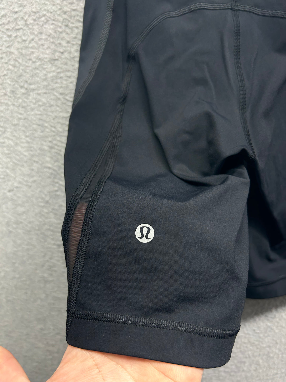 Lululemon Colour Me Ombre Short Size 4 Black / Obsidian / Titanium