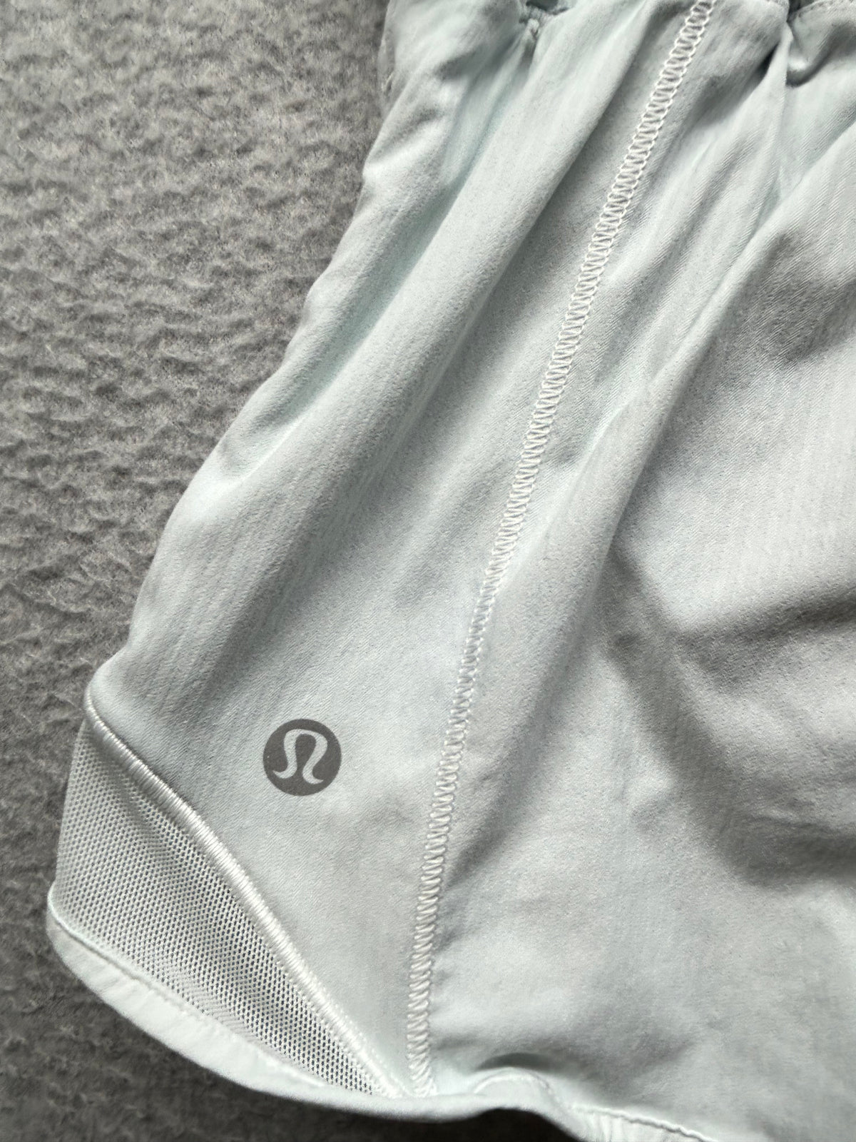 Lululemon Hotty Hot Short High-Rise 2.5" Size 0 White