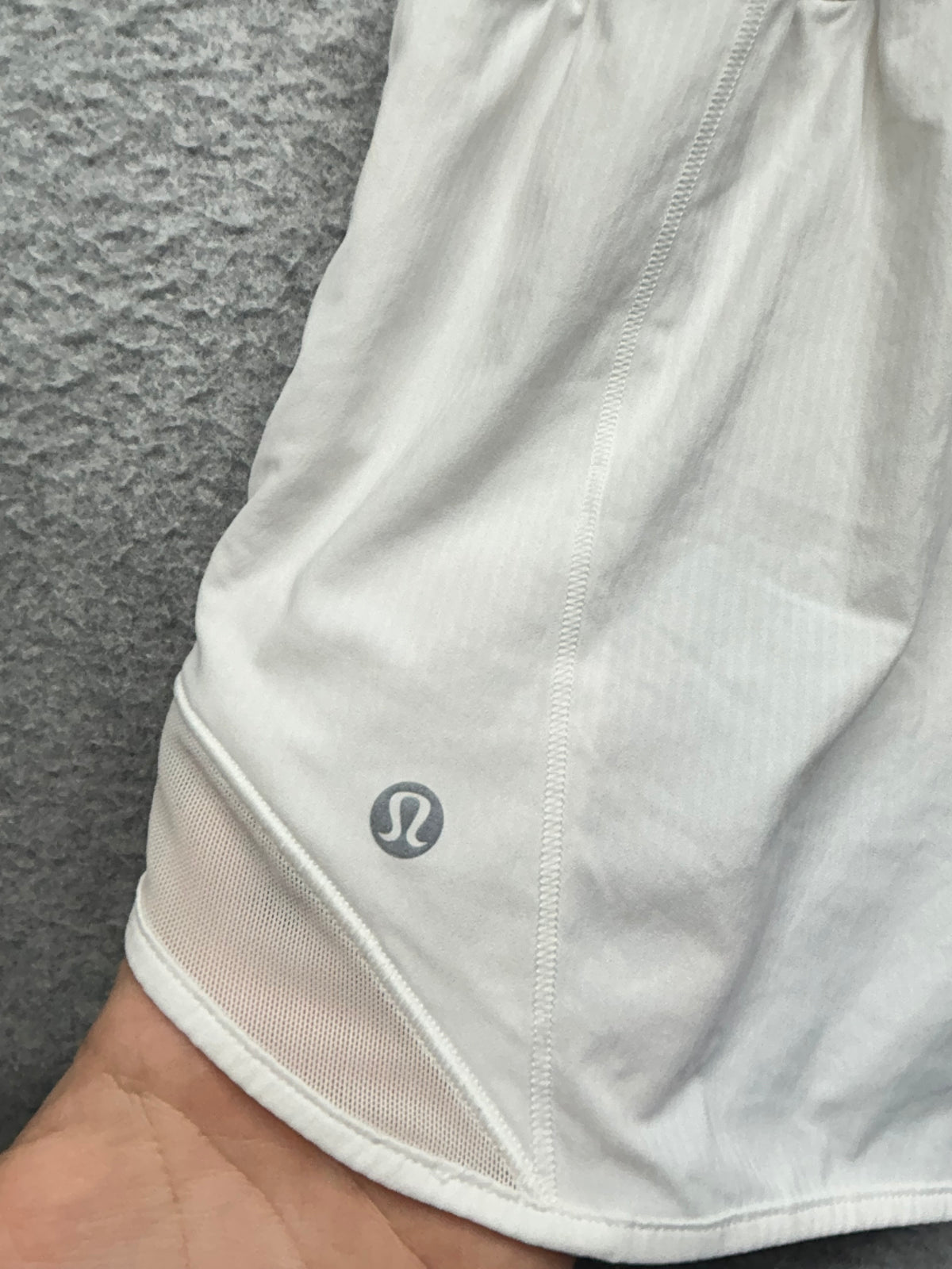 Lululemon Hotty Hot High-Rise Lined Short 2.5" Size 6 White