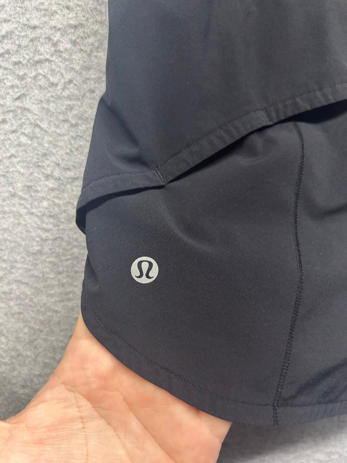 Lululemon Speed Up Short Long 4" Updated Fit Size 6 Black