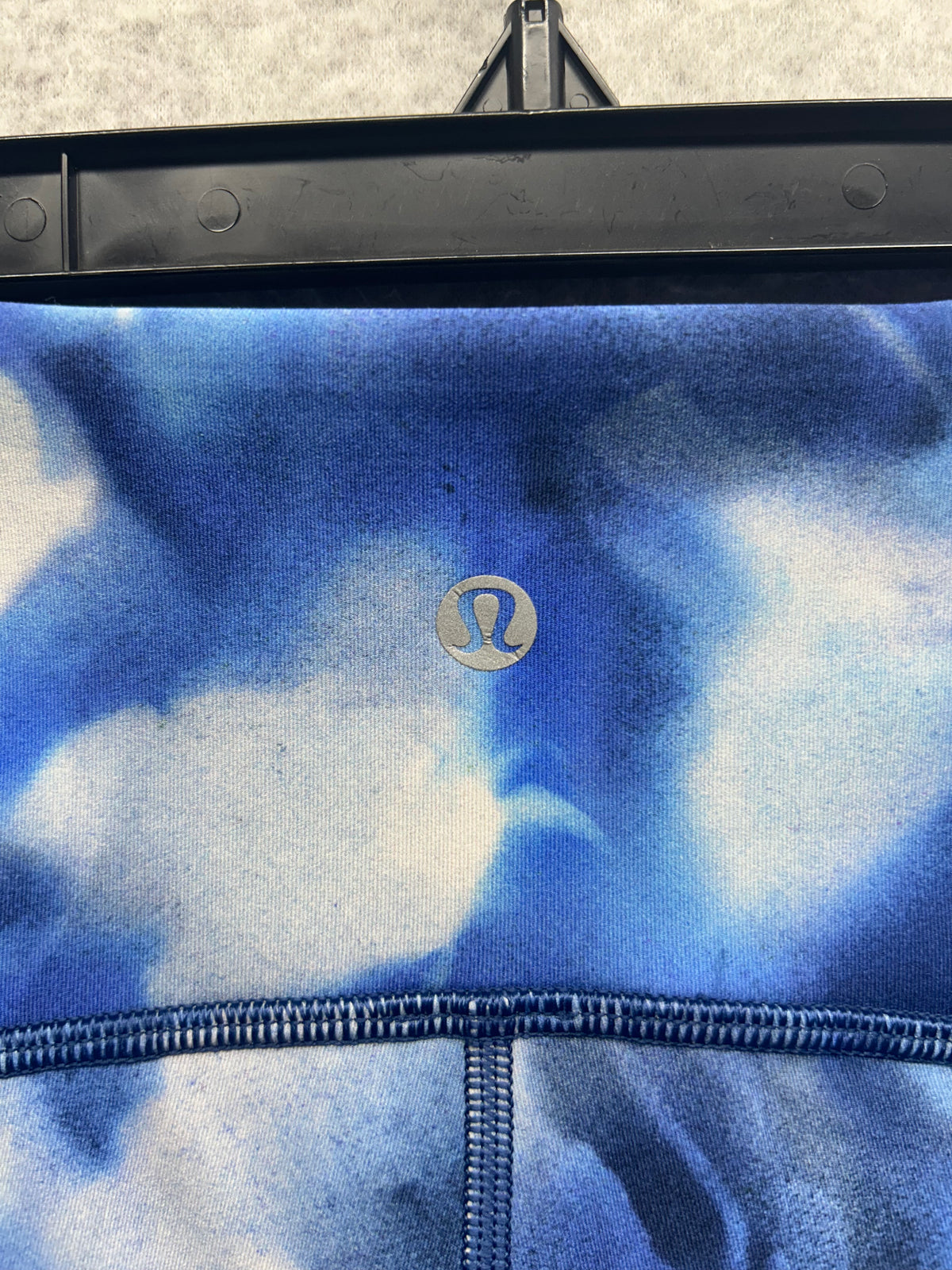 Lululemon Train Times Short 6" Size 6 Mini Blush Blossom Alpine White Midnight Navy / Midnight Navy