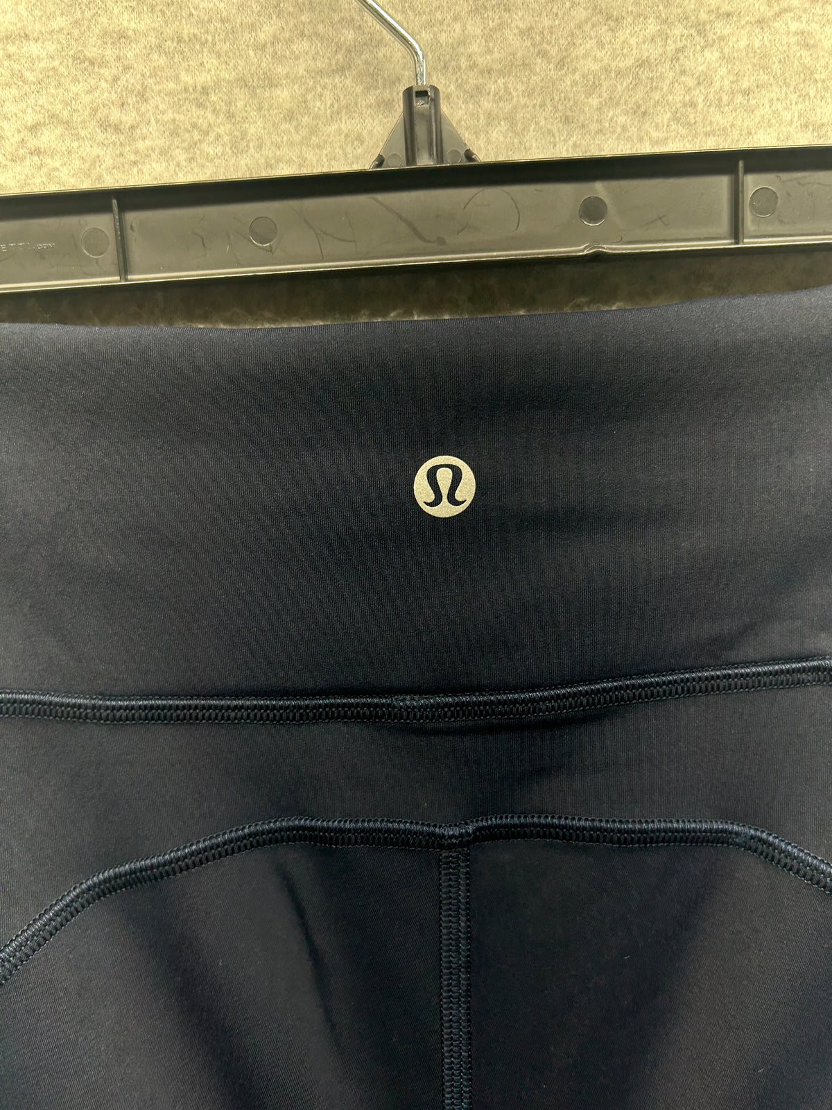 Lululemon Invigorate High Rise Short 8" Size 6 True Navy