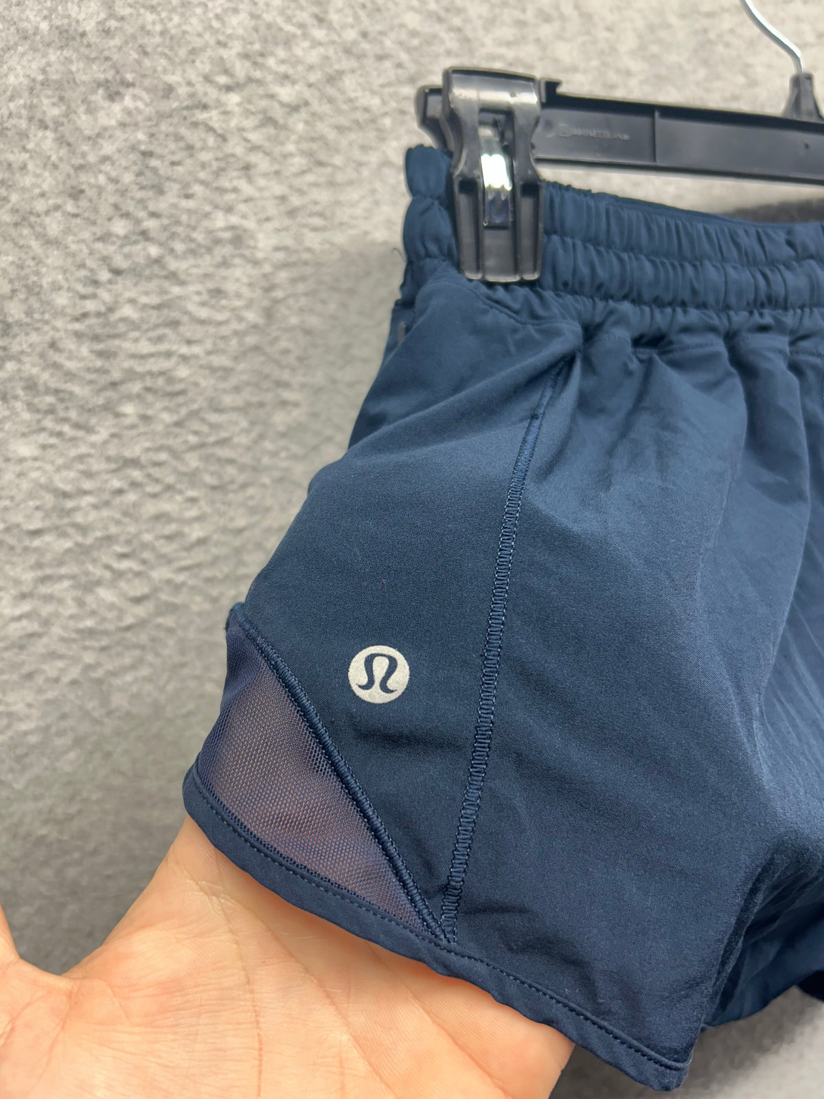 Lululemon Hotty Hot Low-Rise Lined Short 2.5" Size 6 True Navy