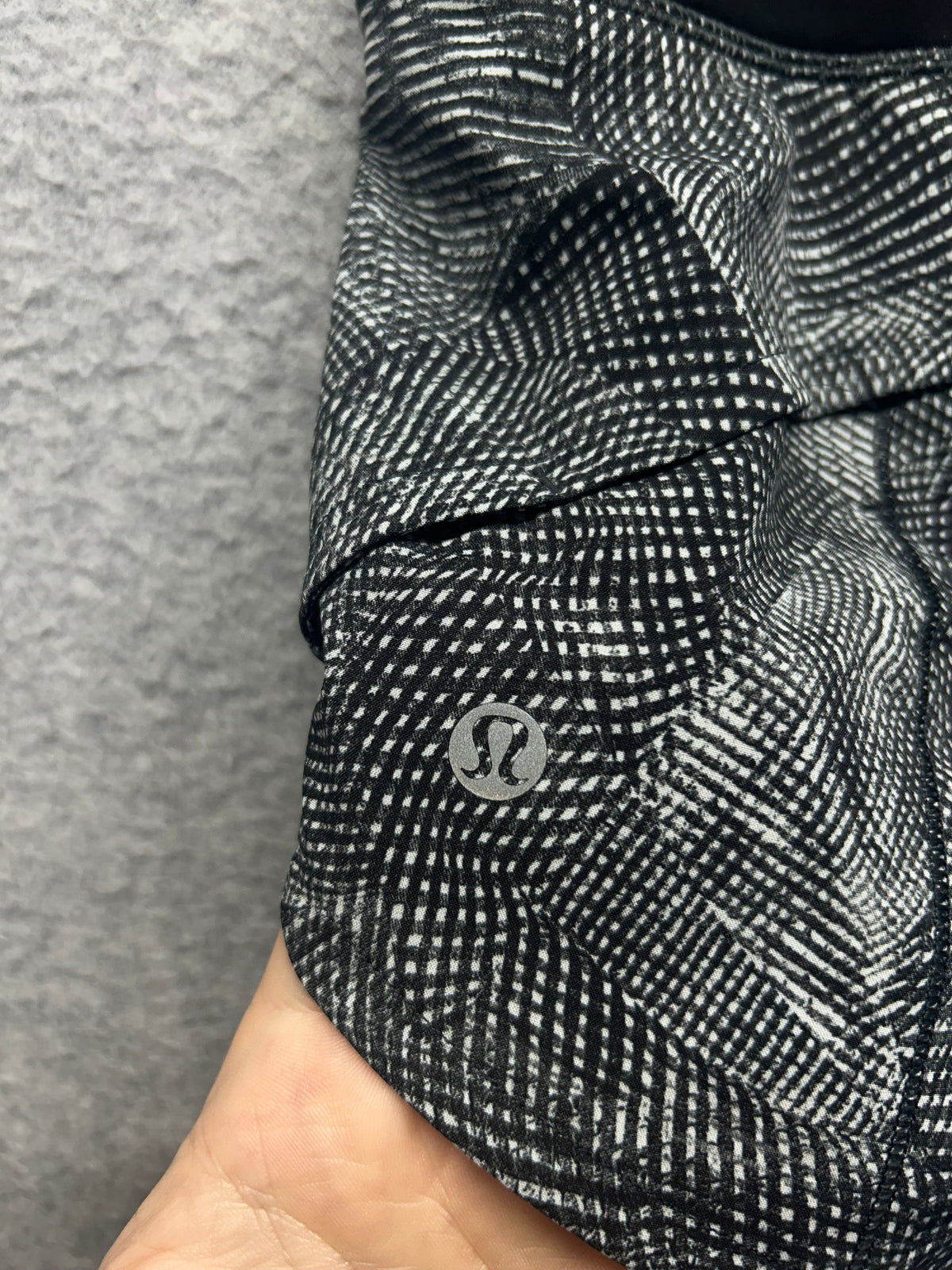 Lululemon Speed Up Short 2.5" Size 6 Velocity Mesh Island Mist Black / Black