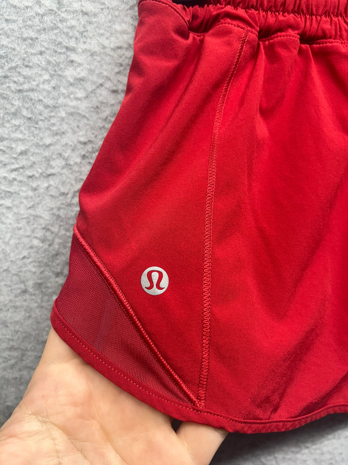 Lululemon Hotty Hot Short II 2.5" Size 6 Dark Red