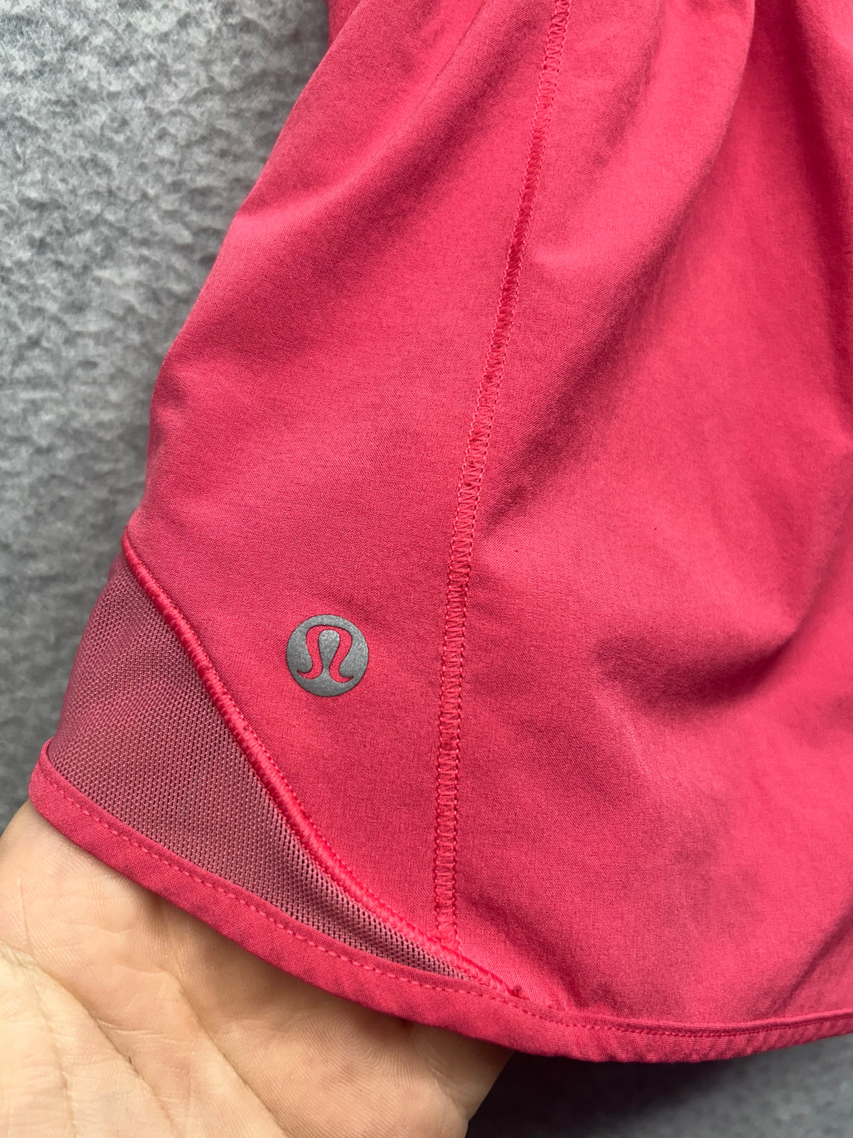 Lululemon Hotty Hot High-Rise Lined Short 2.5" Size 6 Pink