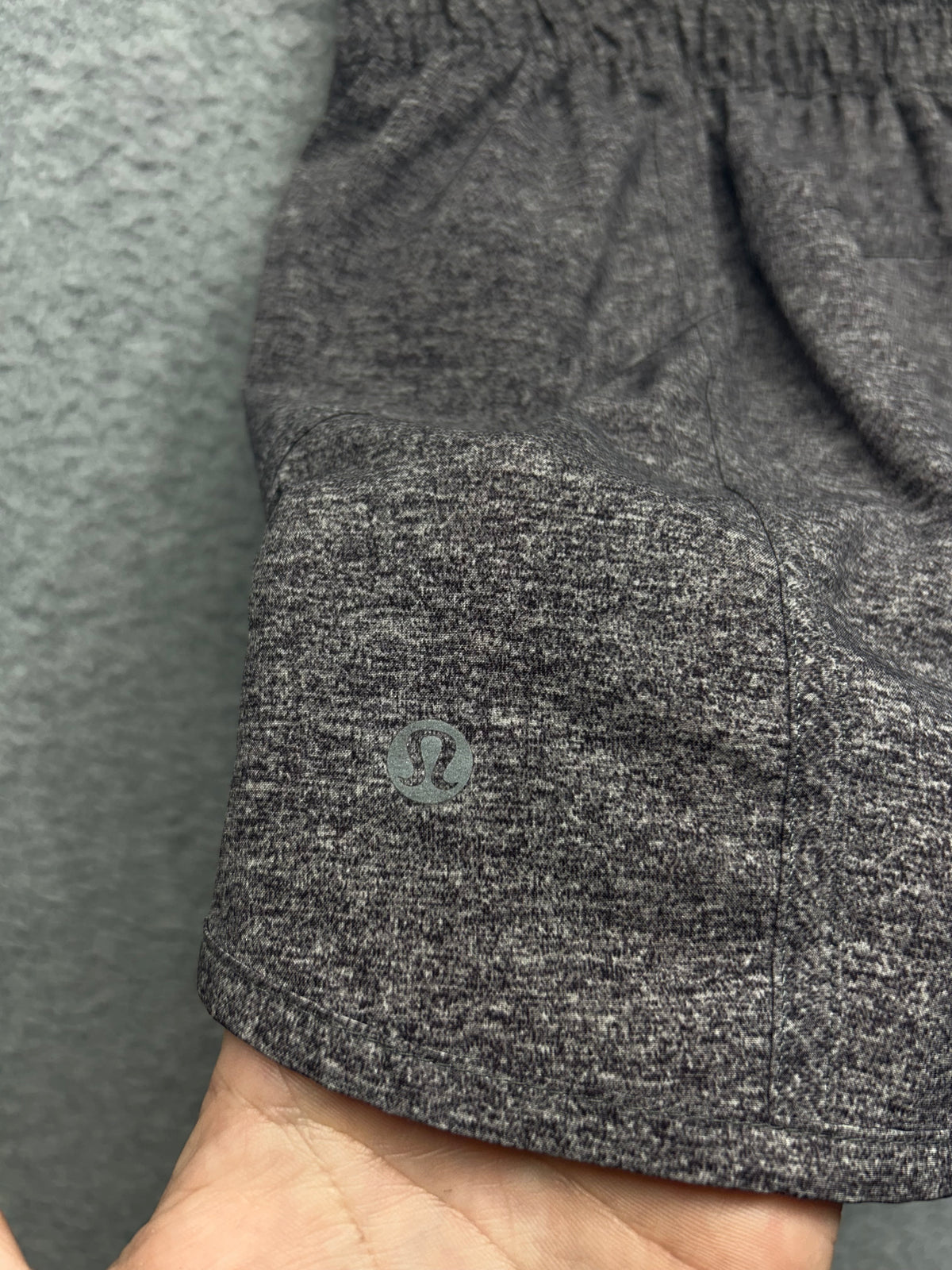 Lululemon Tracker Short V 4" Size 6 Heathered Black