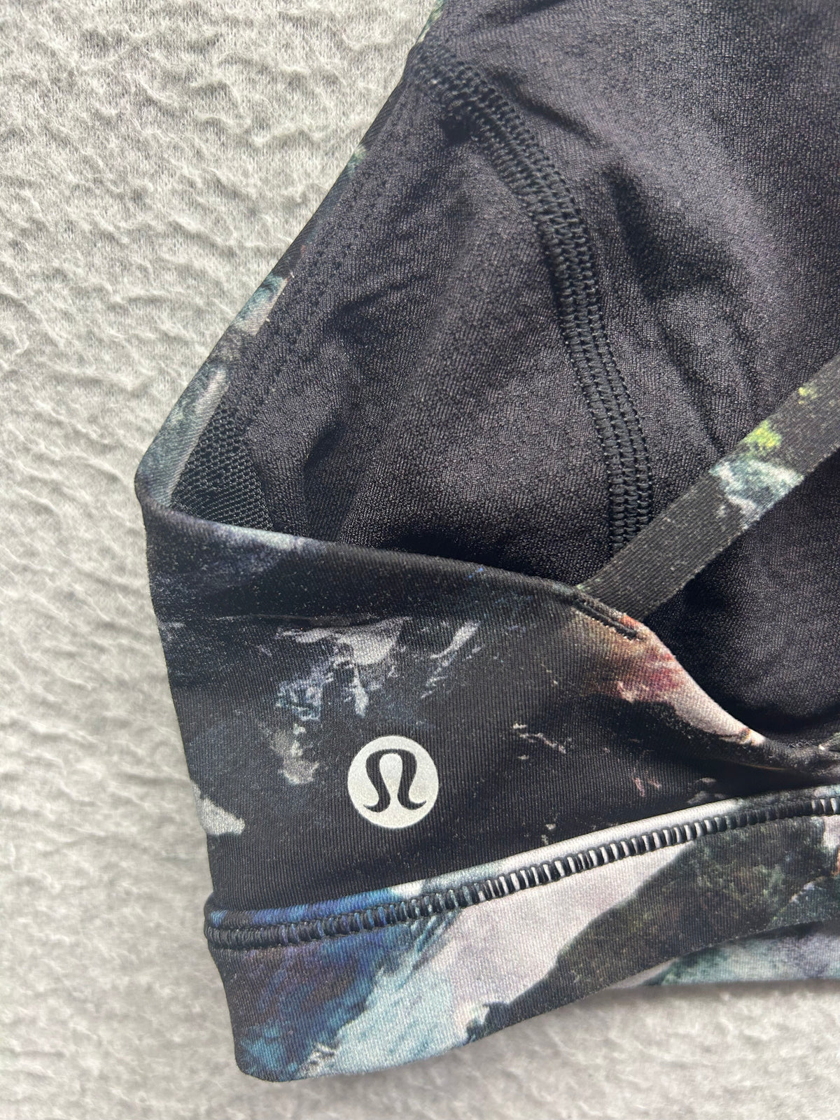 Lululemon Free To Be Serene Bra Size 6 Glacier Camo Starlight Multi
