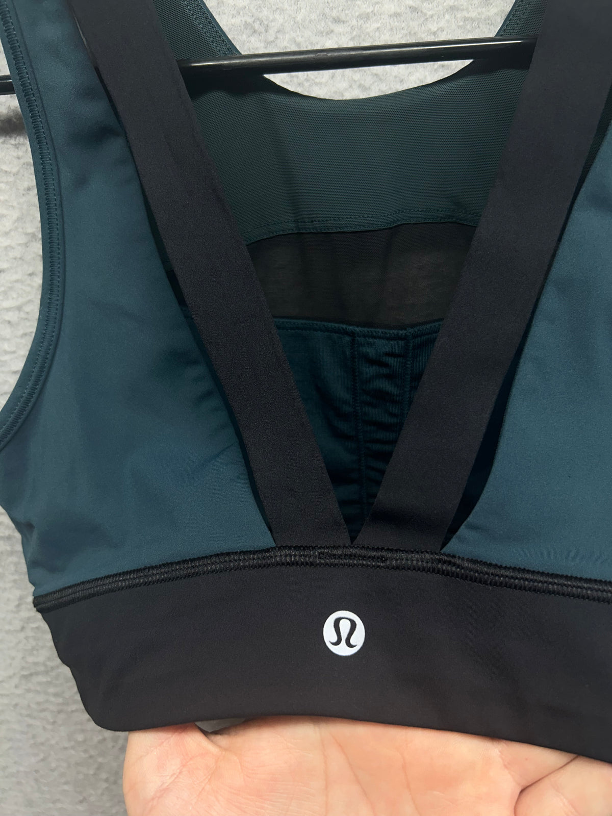 Lululemon Run The Day Bra Size 4 Submarine / Black