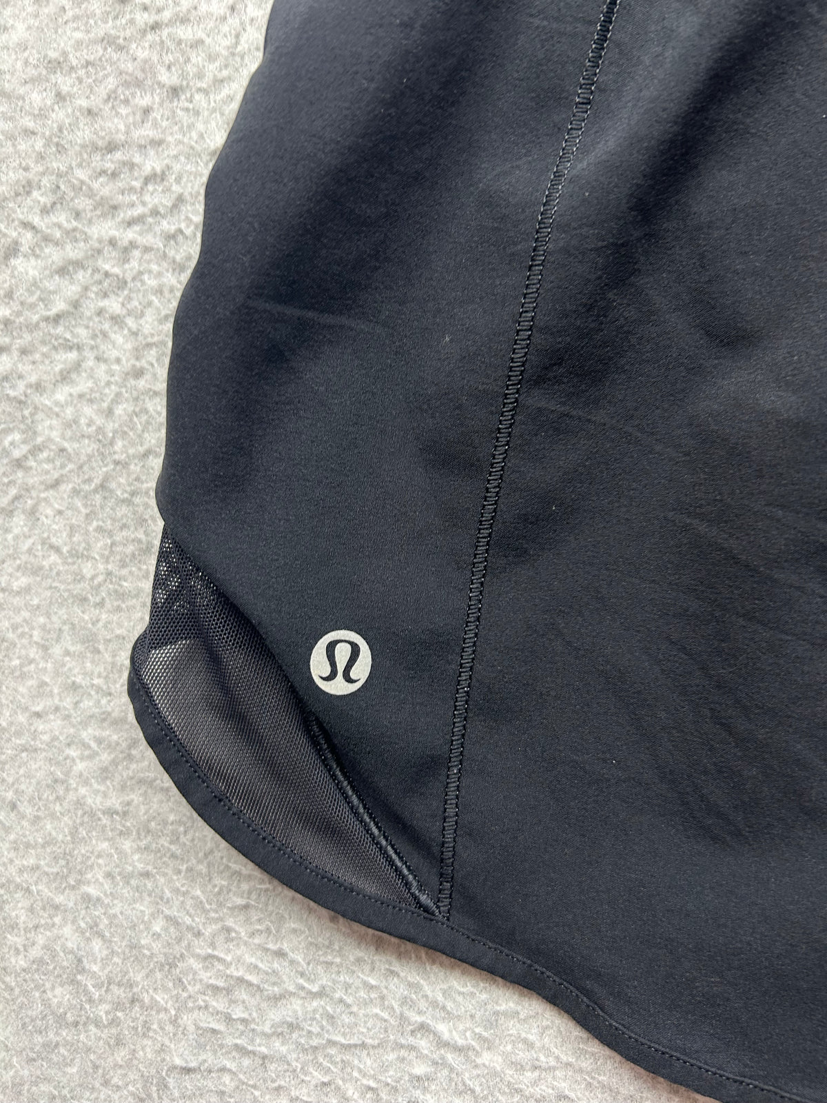 Lululemon Hotty Hot Short Long 4" Size 8 Black