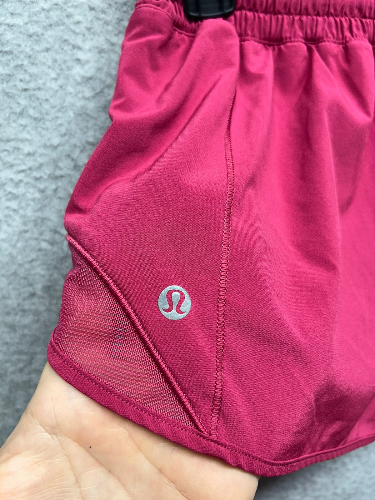 Lululemon Hotty Hot Short II 2.5" Size 8 Violet Red