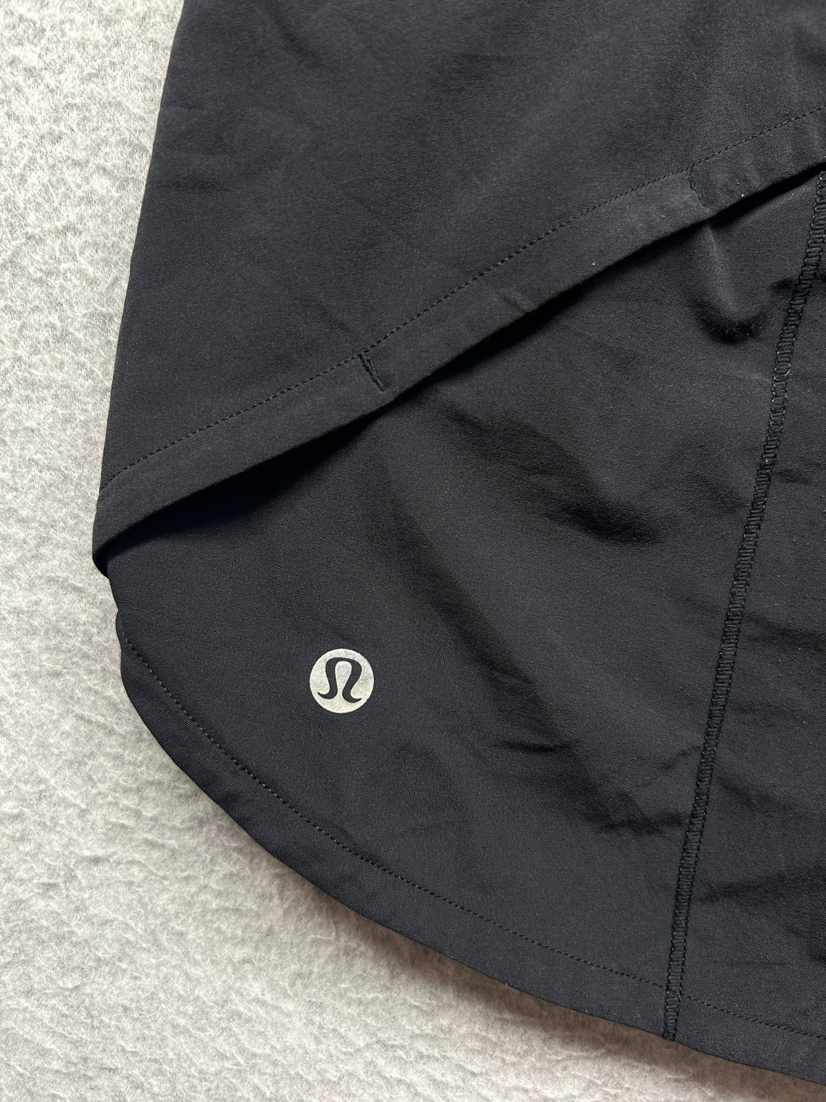 Lululemon Speed Up Mid-Rise Short 4" Size 10 Black