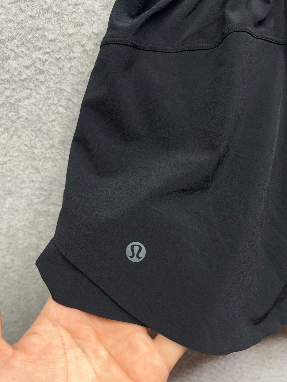 Lululemon Shake It Out High-Rise Running Short 2.5" Size L Black